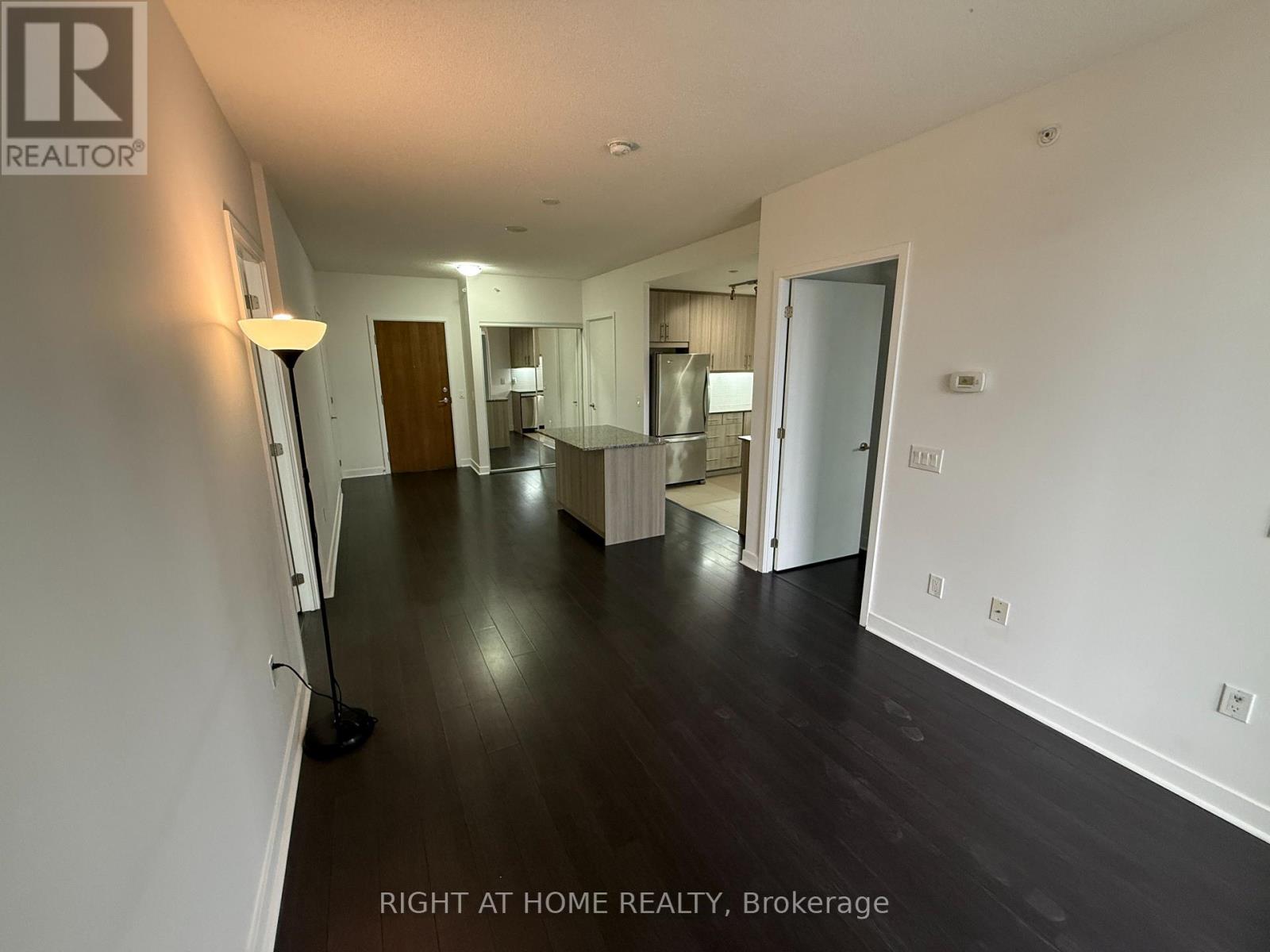 3975 Grand Park Drive, Mississauga, Ontario  L5B 0K4 - Photo 9 - W13781860