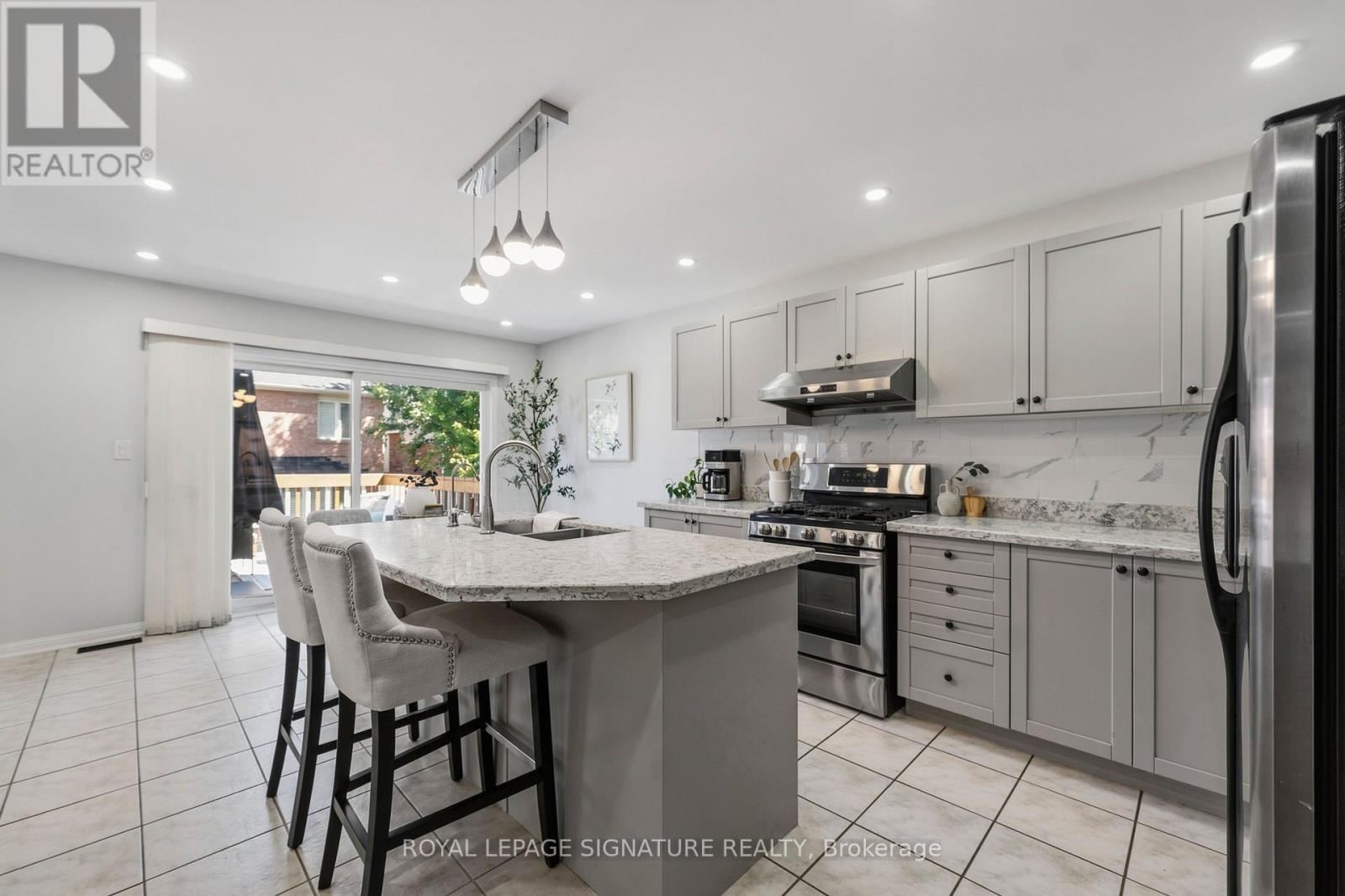 3195 Munson Crescent, Burlington, Ontario  L7M 0B9 - Photo 3 - W13781902