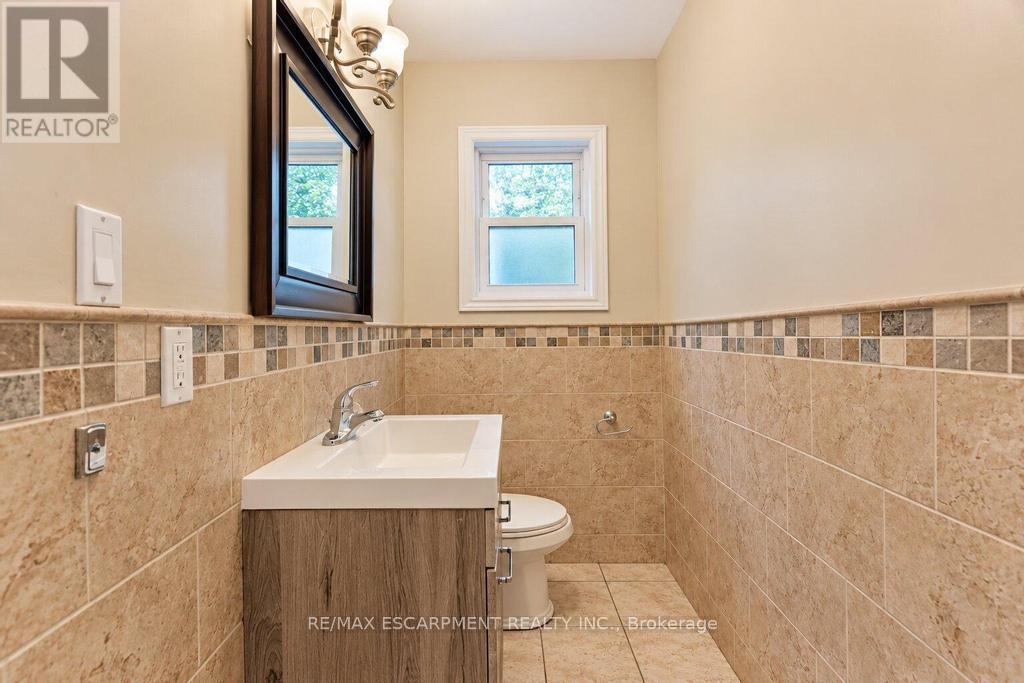 31 Fairleigh Crescent, Hamilton, Ontario  L8M 2L1 - Photo 5 - X13781772