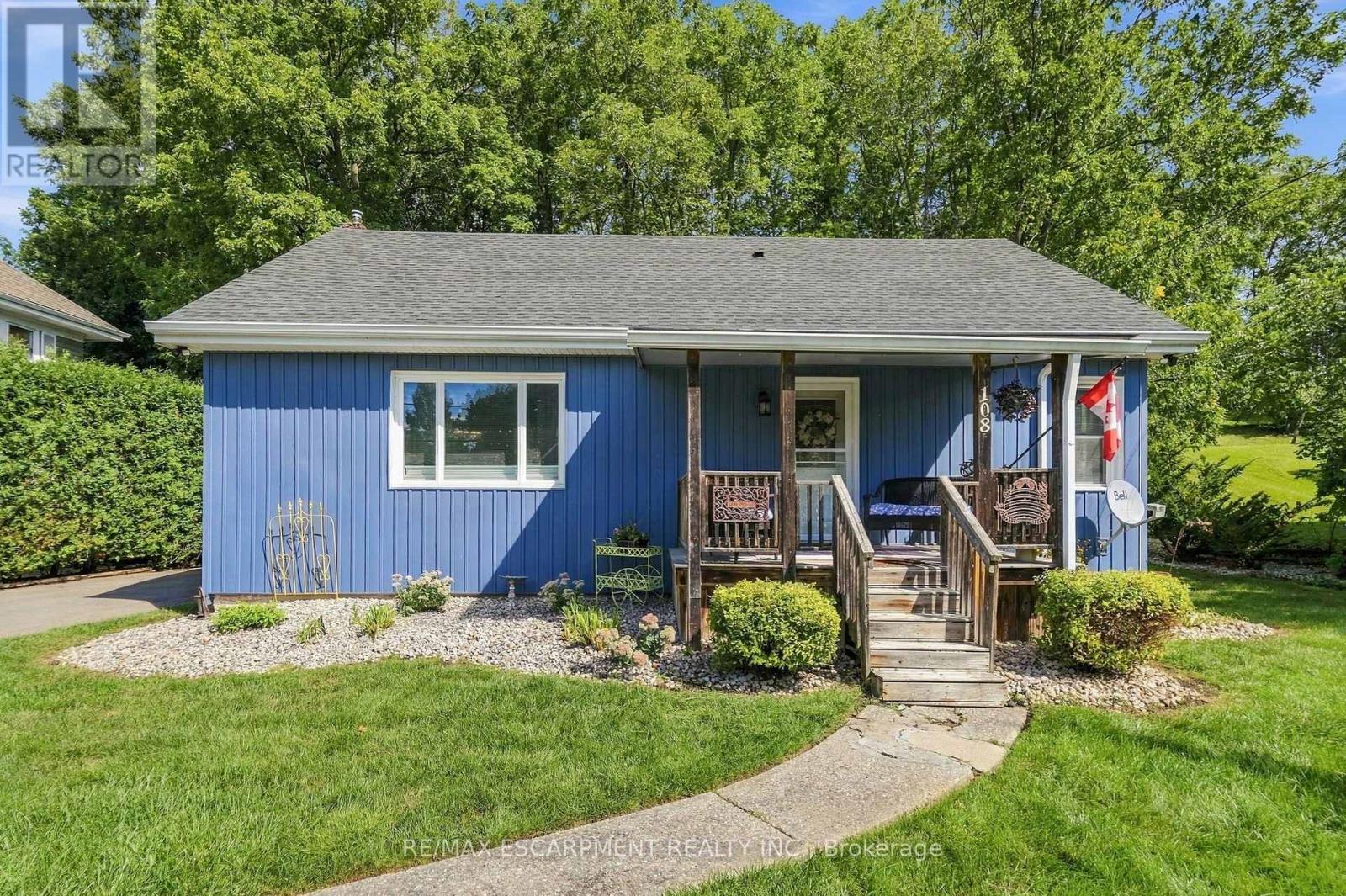 108 Sutherland Street E, Haldimand, Ontario  N3W 1C6 - Photo 1 - X13781904