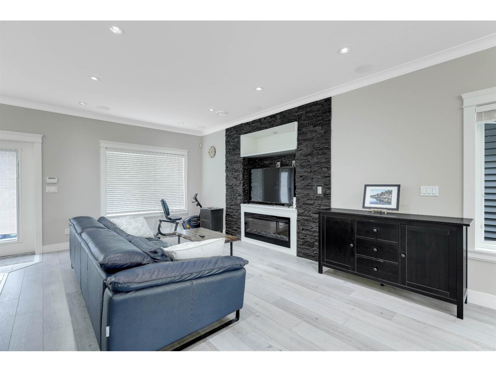 21001 77 Avenue, Langley, British Columbia  V2Y 0L1 - Photo 3 - R3165034