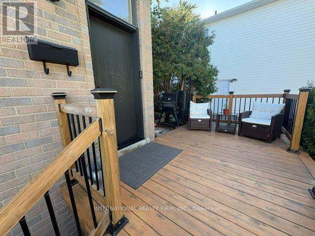 1291 Consort Crescent, Burlington, Ontario  L7M 1J8 - Photo 2 - W13781908