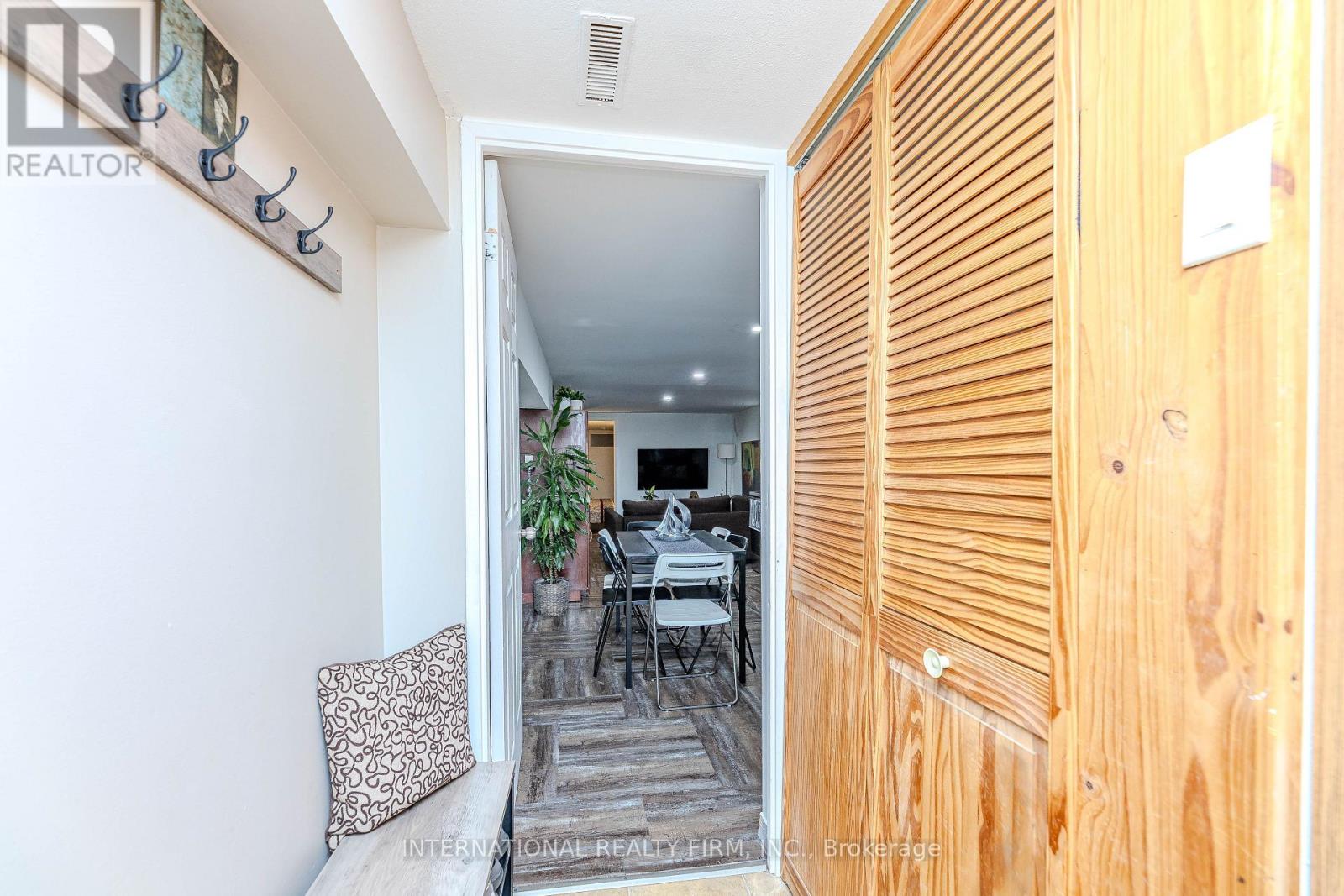 1291 Consort Crescent, Burlington, Ontario  L7M 1J8 - Photo 31 - W13781908