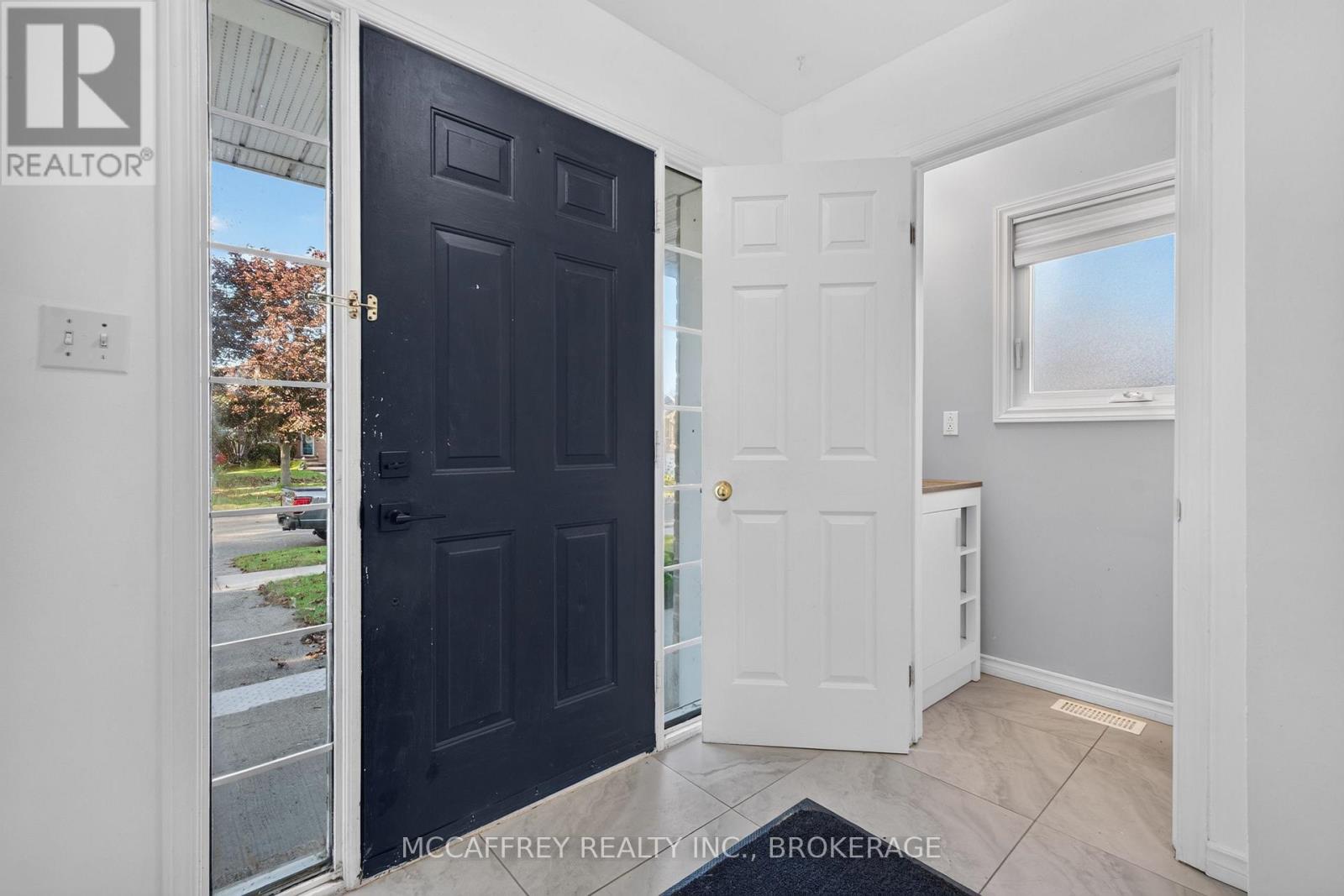 582 Barnsley Crescent, Kingston, Ontario K7M 8X3 - Photo 4 - X13781970