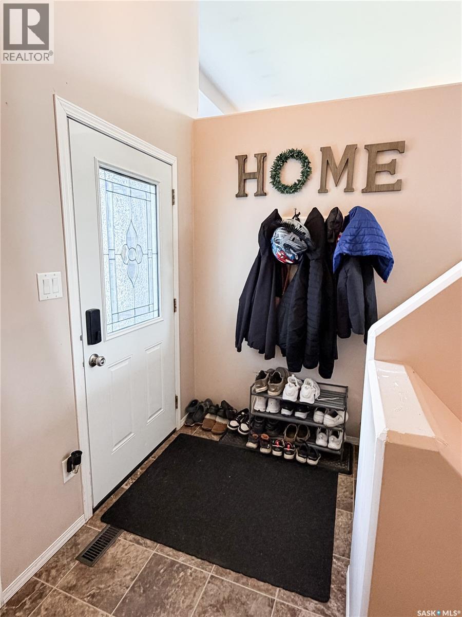 604 7th Avenue W, Meadow Lake, Saskatchewan  S9X 1B1 - Photo 20 - SK048321