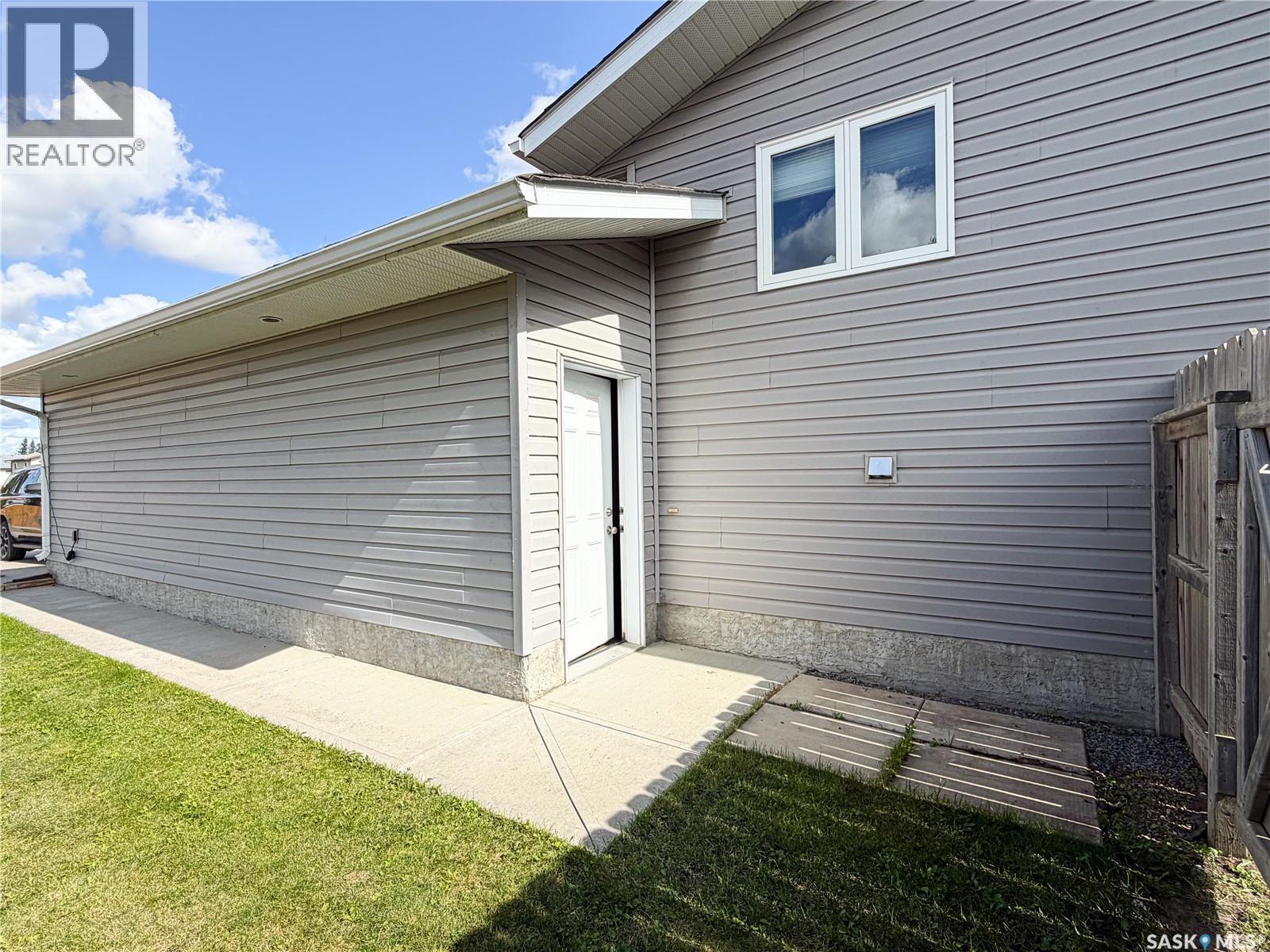 604 7th Avenue W, Meadow Lake, Saskatchewan  S9X 1B1 - Photo 27 - SK048321