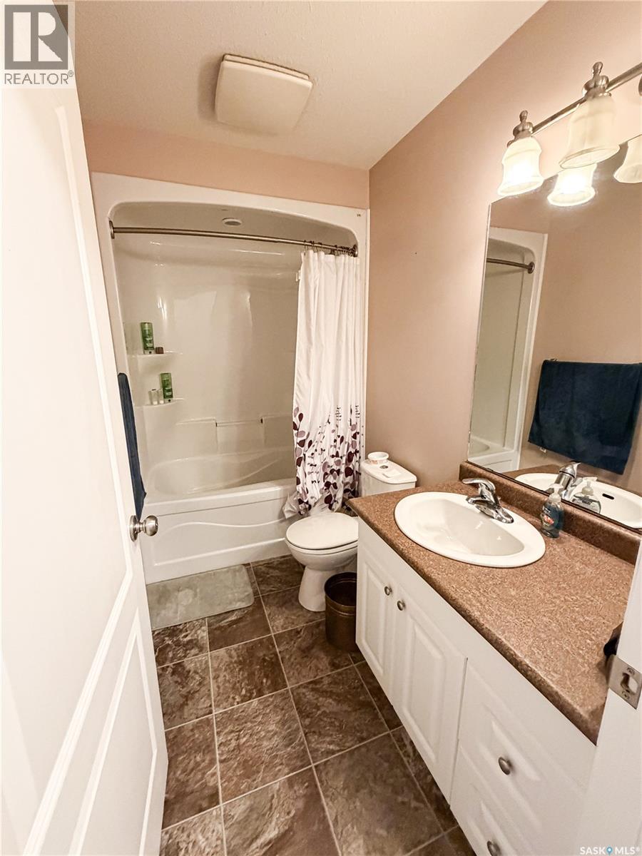 604 7th Avenue W, Meadow Lake, Saskatchewan  S9X 1B1 - Photo 35 - SK048321