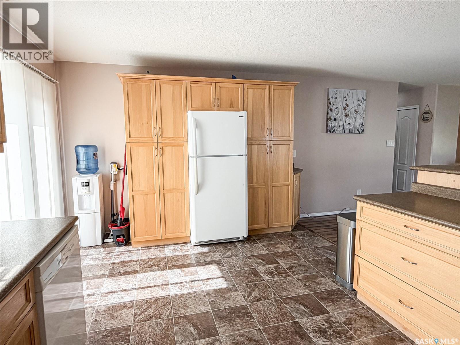 604 7th Avenue W, Meadow Lake, Saskatchewan  S9X 1B1 - Photo 6 - SK048321