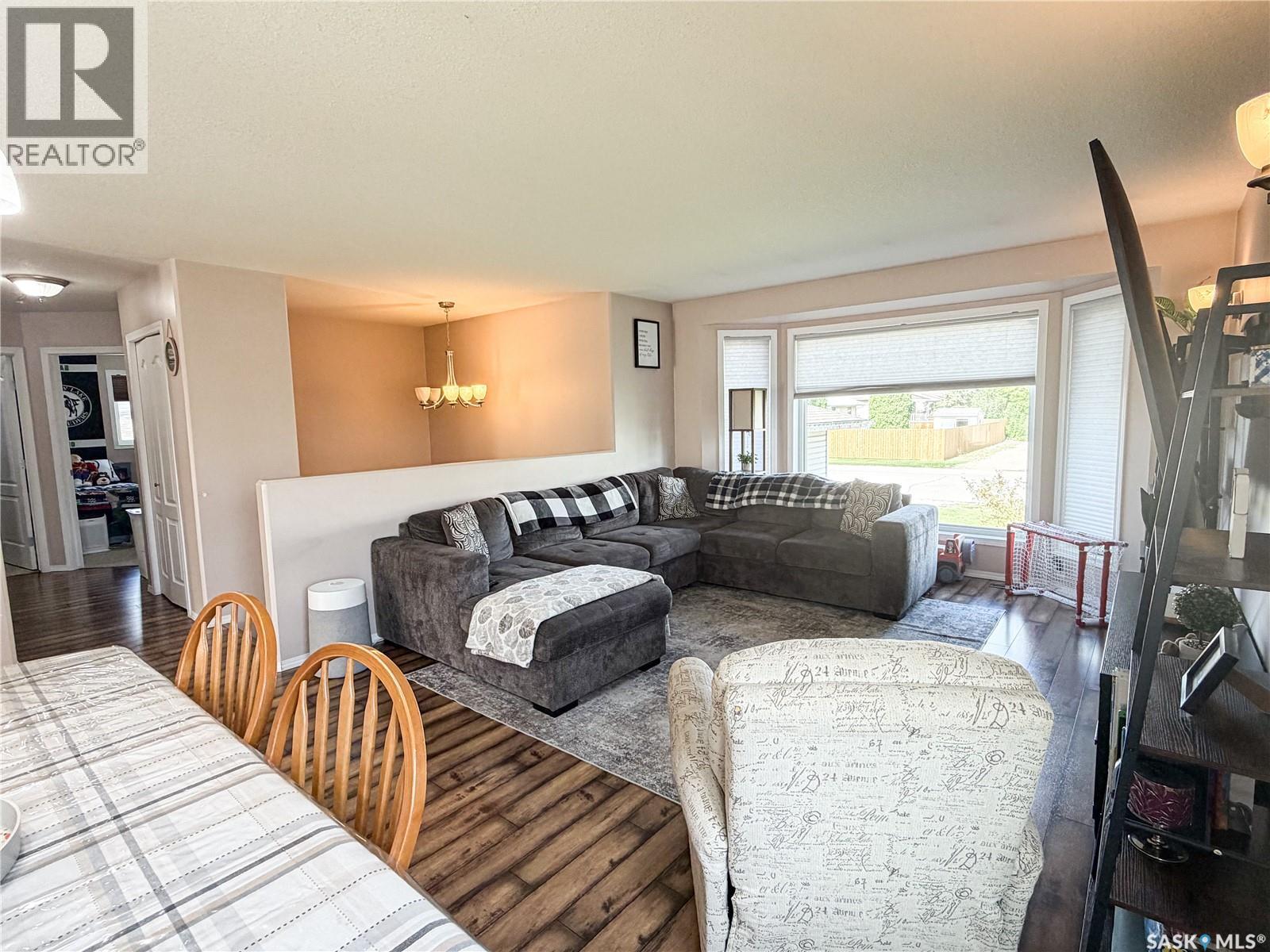 604 7th Avenue W, Meadow Lake, Saskatchewan  S9X 1B1 - Photo 7 - SK048321