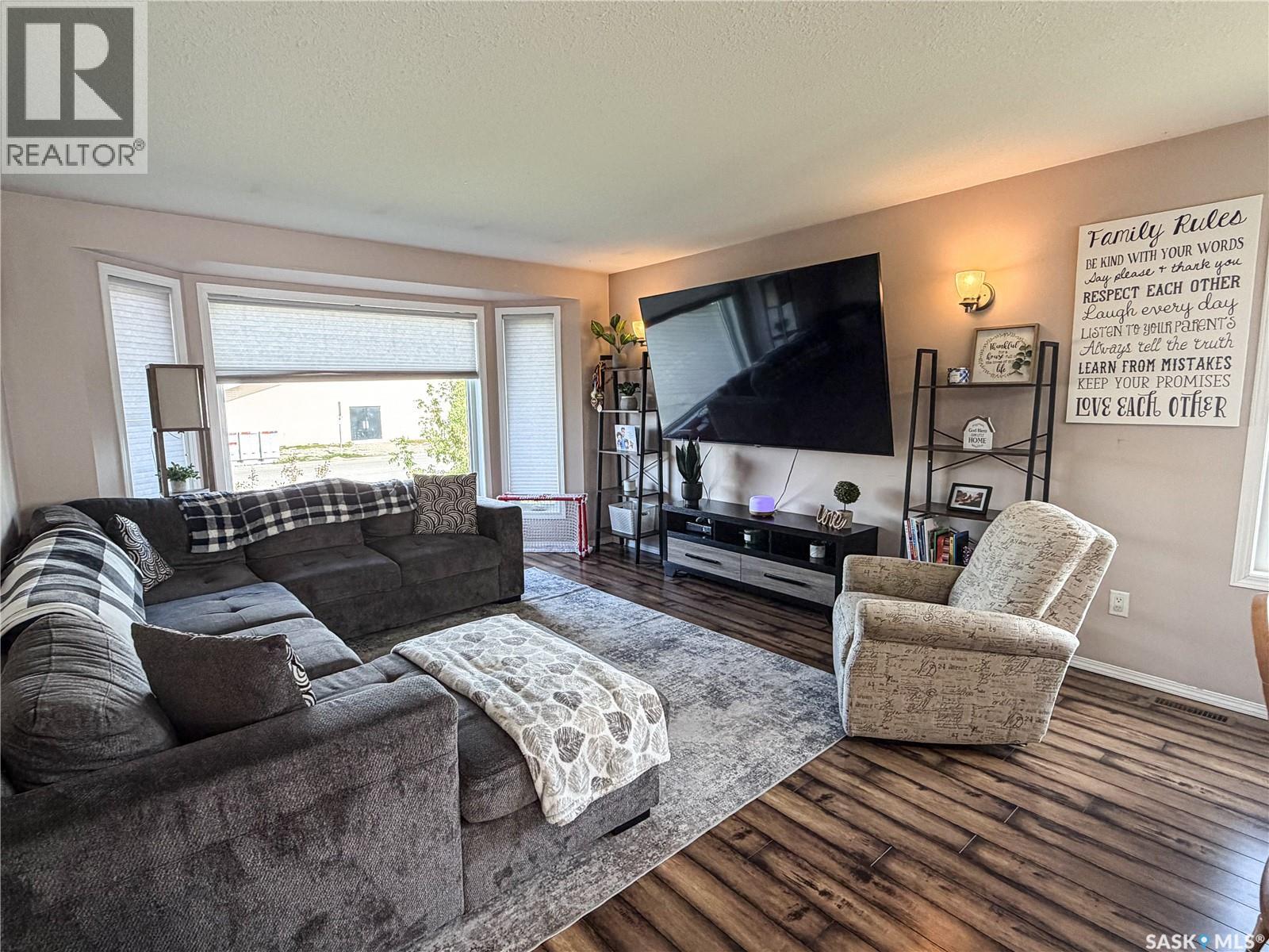 604 7th Avenue W, Meadow Lake, Saskatchewan  S9X 1B1 - Photo 8 - SK048321