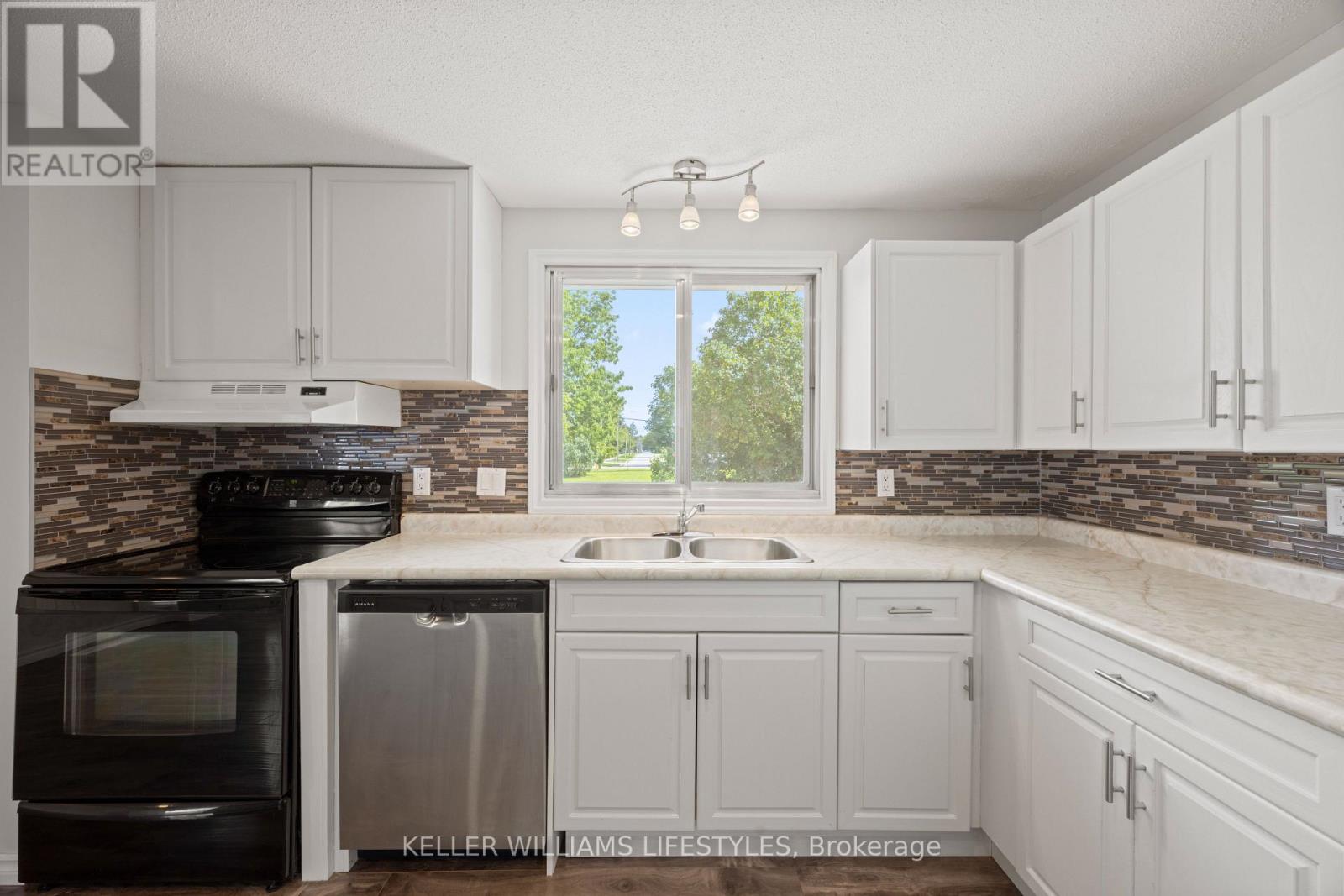 131 Prince Street, North Middlesex, Ontario  N0M 2K0 - Photo 10 - X13781982