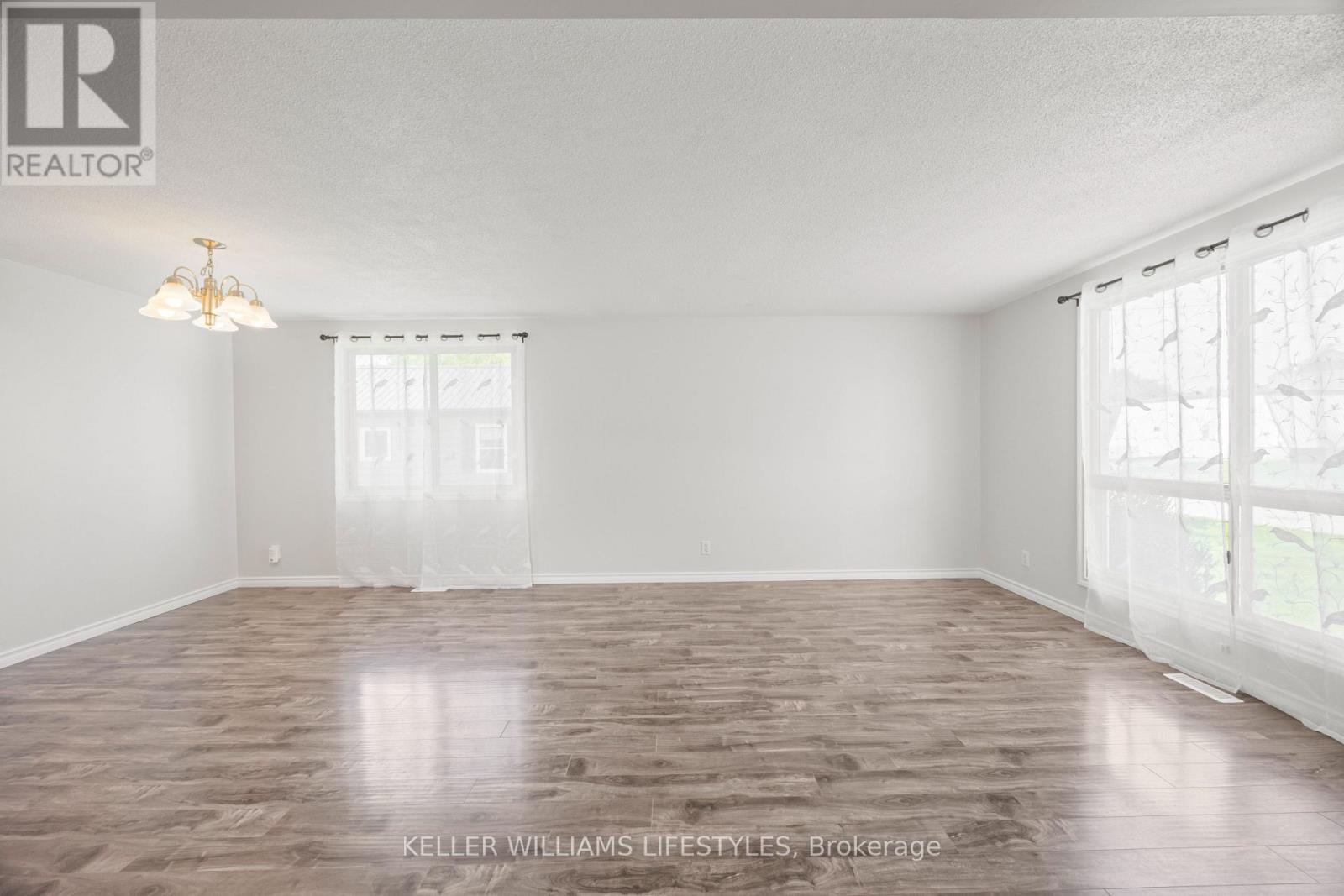 131 Prince Street, North Middlesex, Ontario  N0M 2K0 - Photo 12 - X13781982