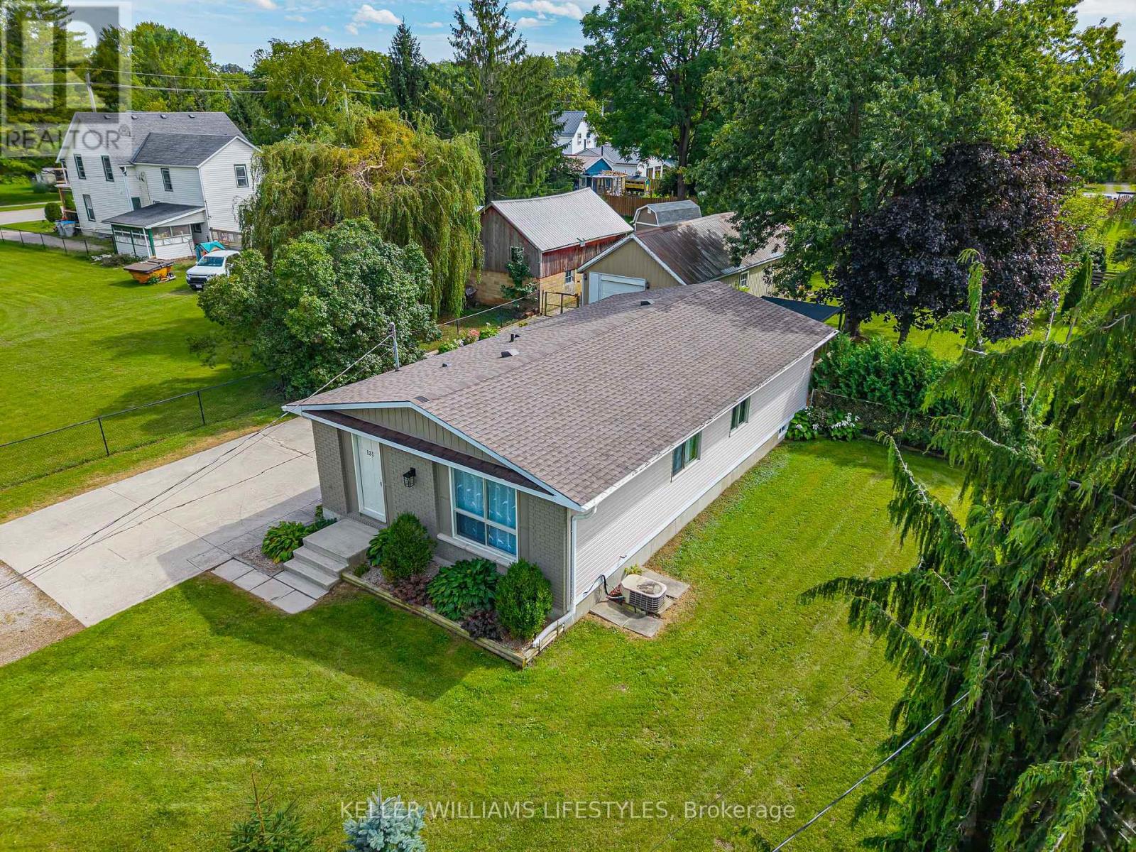 131 Prince Street, North Middlesex, Ontario  N0M 2K0 - Photo 2 - X13781982