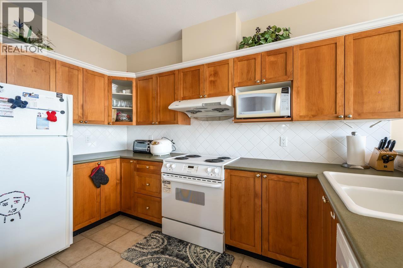 Listing Picture 14 of 36 : 2305 6837 STATION HILL DRIVE, Burnaby / 本拿比 - 魯藝地產 Yvonne Lu Group - MLS Medallion Club Member