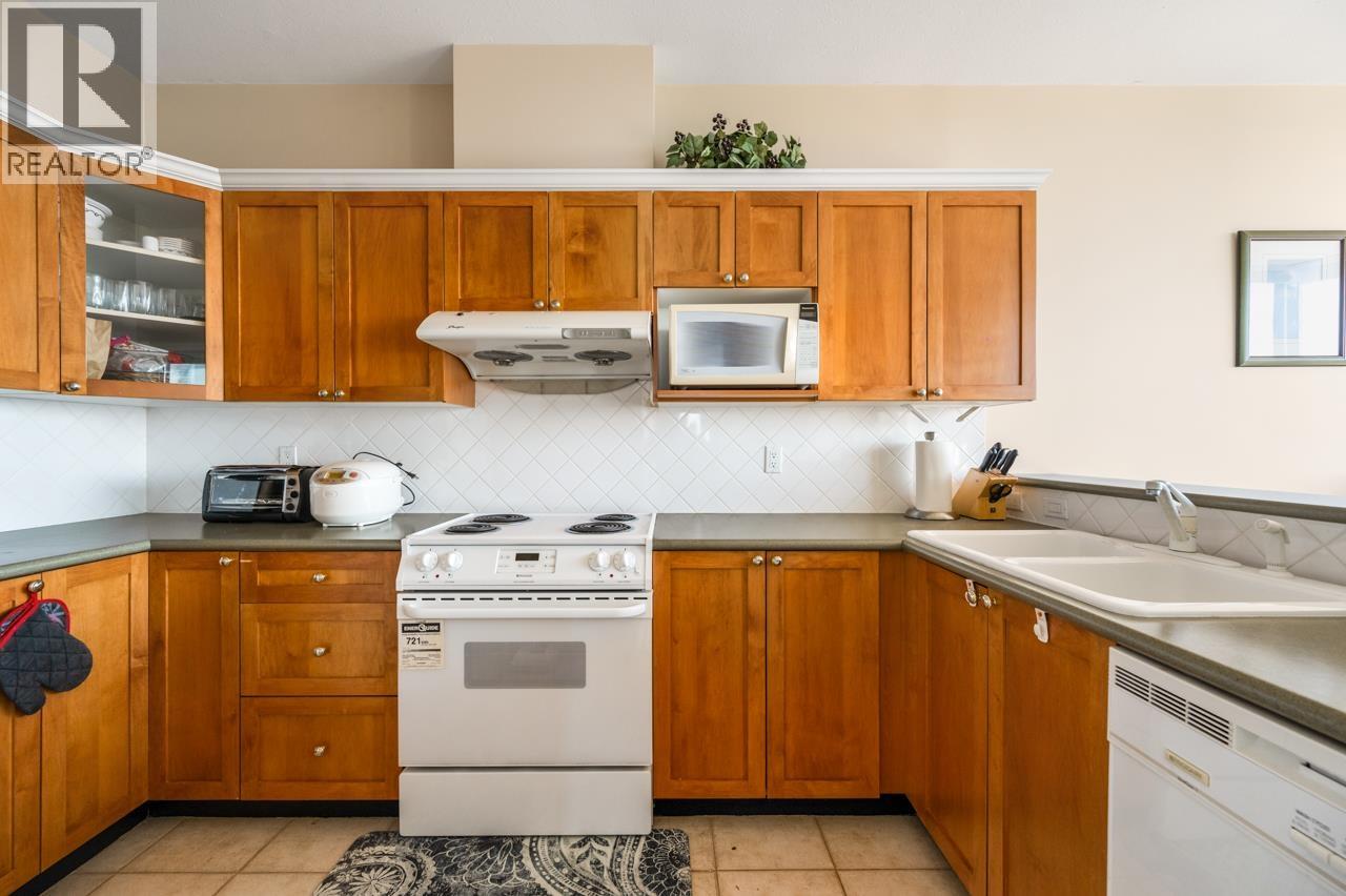Listing Picture 16 of 36 : 2305 6837 STATION HILL DRIVE, Burnaby / 本拿比 - 魯藝地產 Yvonne Lu Group - MLS Medallion Club Member