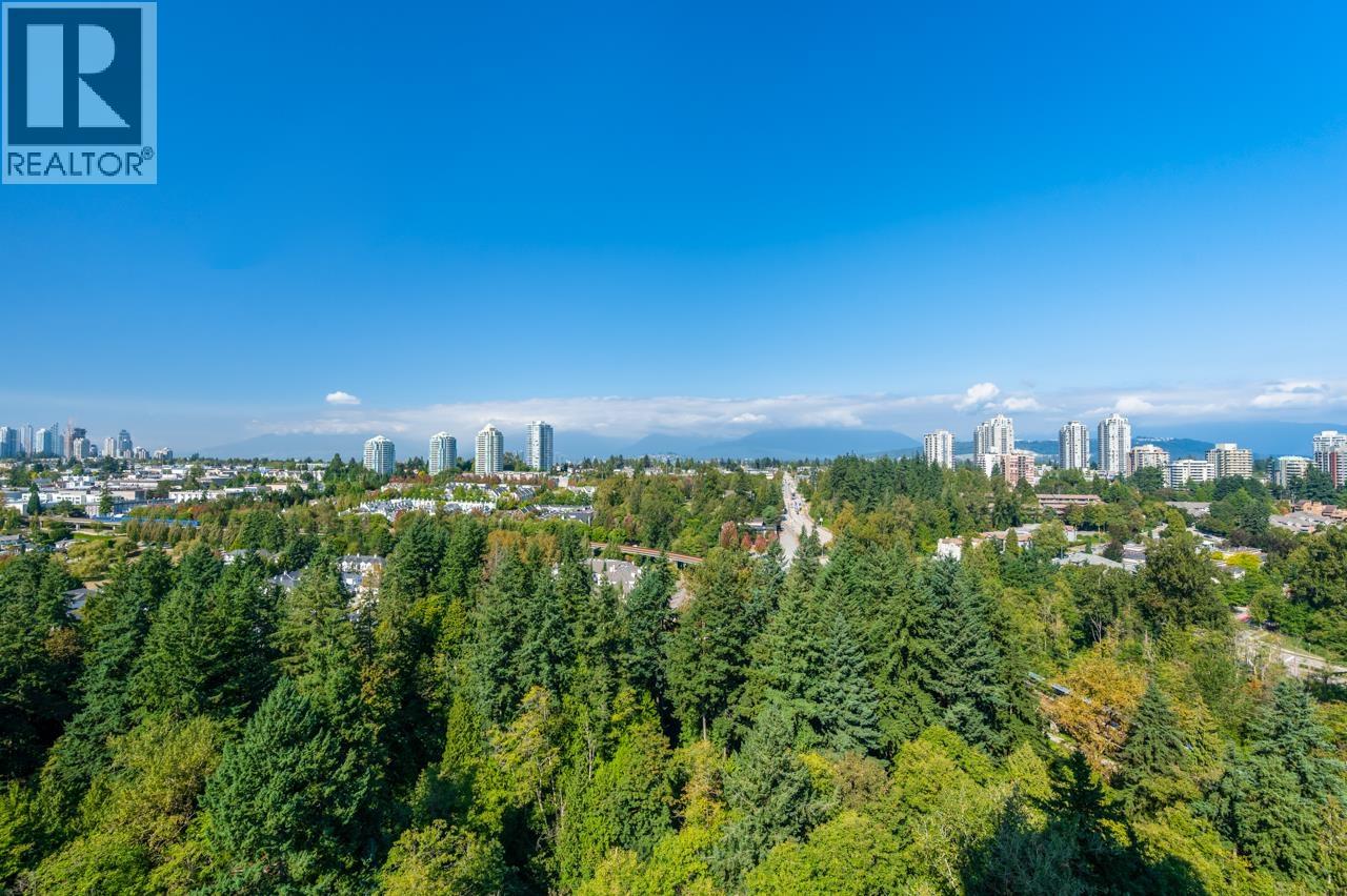 Listing Picture 25 of 36 : 2305 6837 STATION HILL DRIVE, Burnaby / 本拿比 - 魯藝地產 Yvonne Lu Group - MLS Medallion Club Member