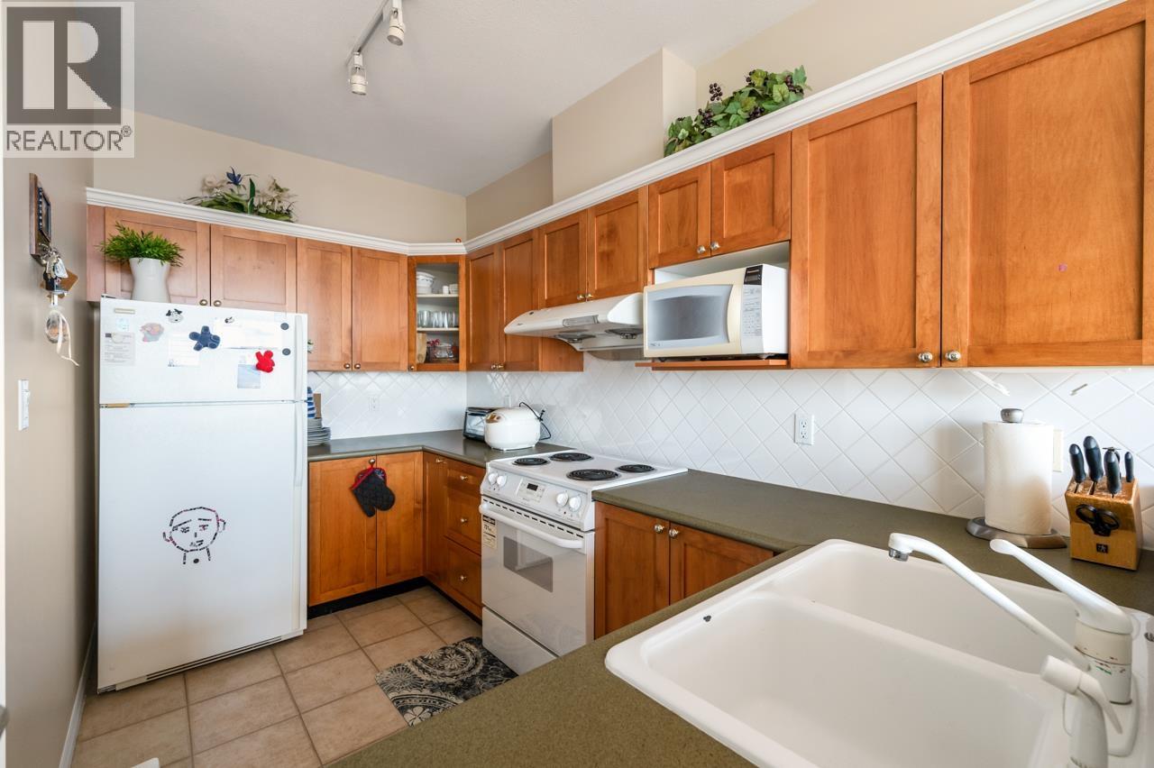 Listing Picture 15 of 36 : 2305 6837 STATION HILL DRIVE, Burnaby / 本拿比 - 魯藝地產 Yvonne Lu Group - MLS Medallion Club Member