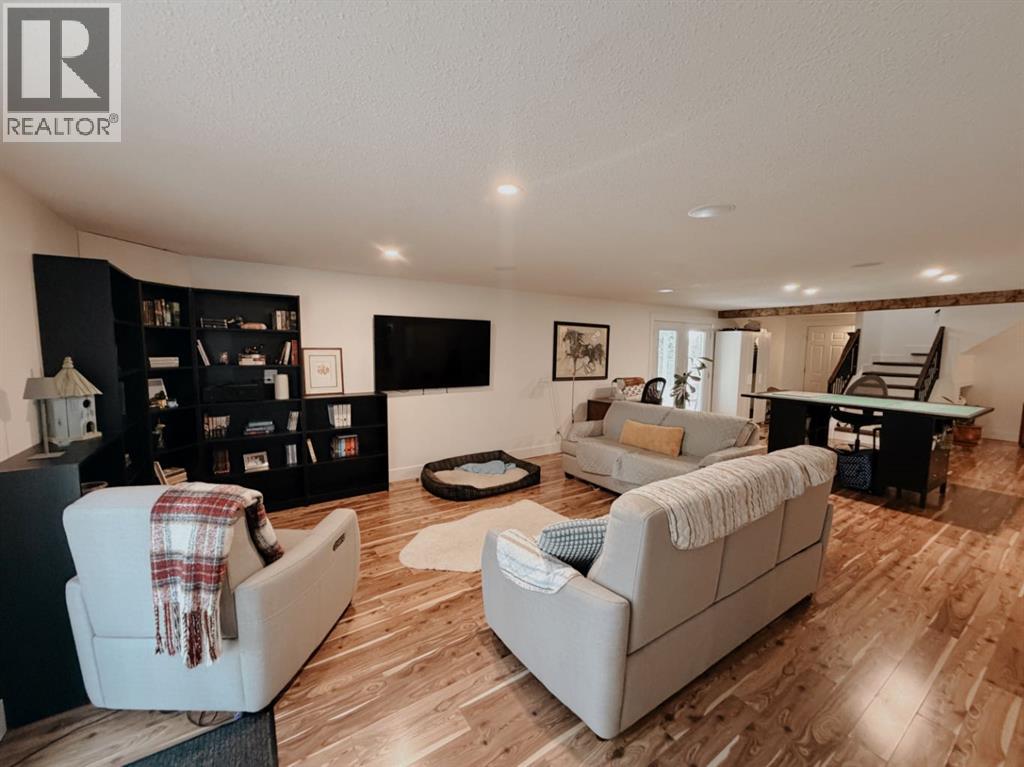 1101 6 Street SW, Sundre, Alberta  T0M 1X0 - Photo 24 - A2327643