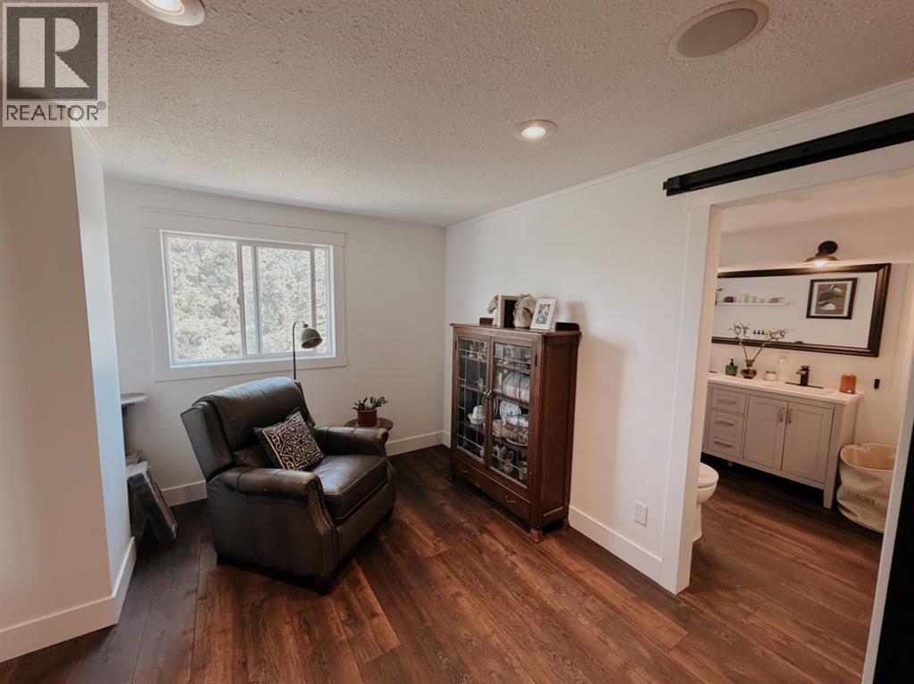 1101 6 Street SW, Sundre, Alberta  T0M 1X0 - Photo 28 - A2327643