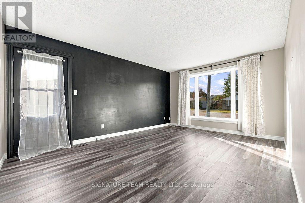 32 Herman Street, Petawawa, Ontario  K8H 1W2 - Photo 12 - X13781956