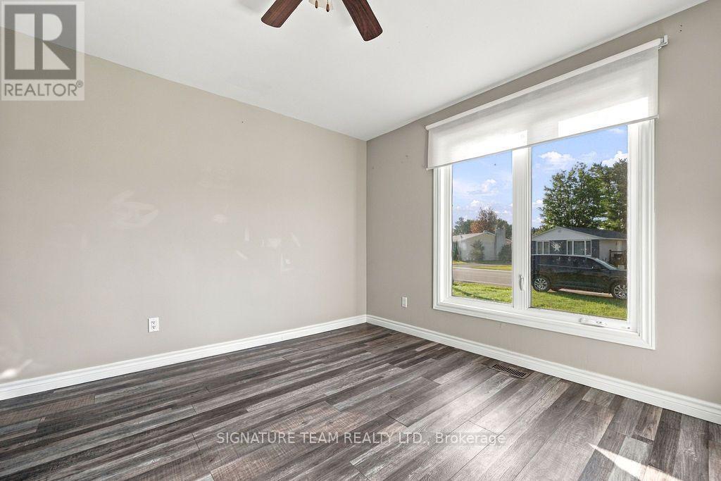 32 Herman Street, Petawawa, Ontario  K8H 1W2 - Photo 7 - X13781956