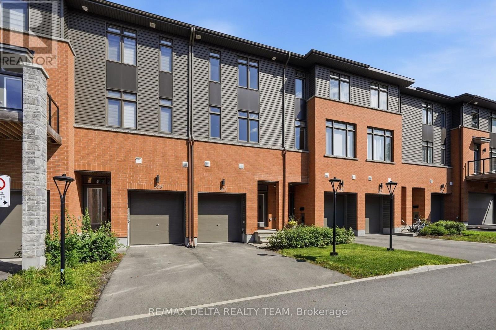 561 HALO PRIVATE, Ottawa, Ontario