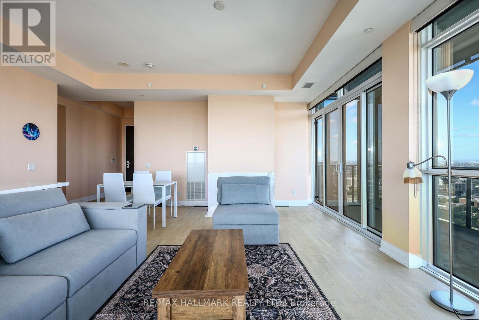 6005 - 7 Grenville Street, Toronto, Ontario  M4Y 0E9 - Photo 12 - C13782024