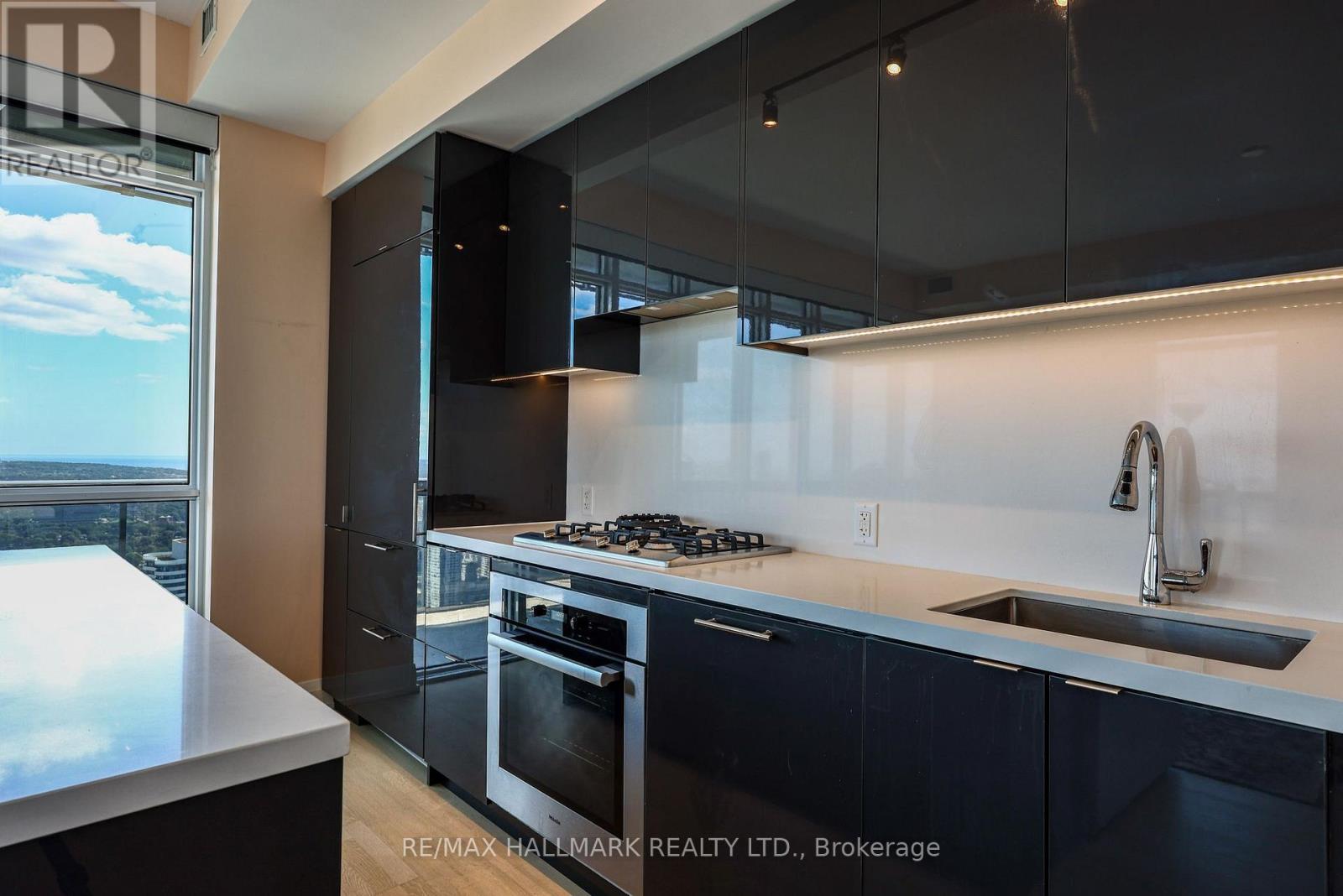 6005 - 7 Grenville Street, Toronto, Ontario  M4Y 0E9 - Photo 16 - C13782024