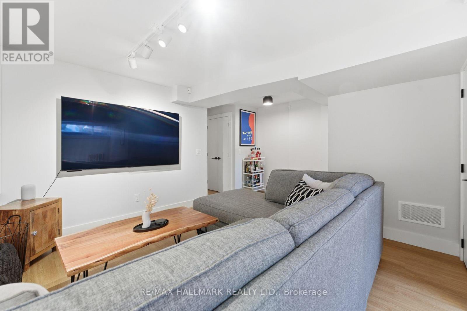 1709 Dundas Street E, Toronto, Ontario  M4L 1L7 - Photo 40 - E13781926