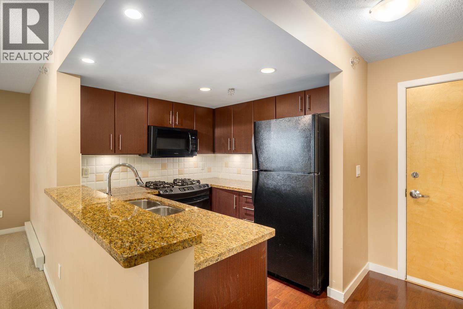 803 120 Milross Avenue, Vancouver, British Columbia V6A 4K7 - Photo 2 - R3165033