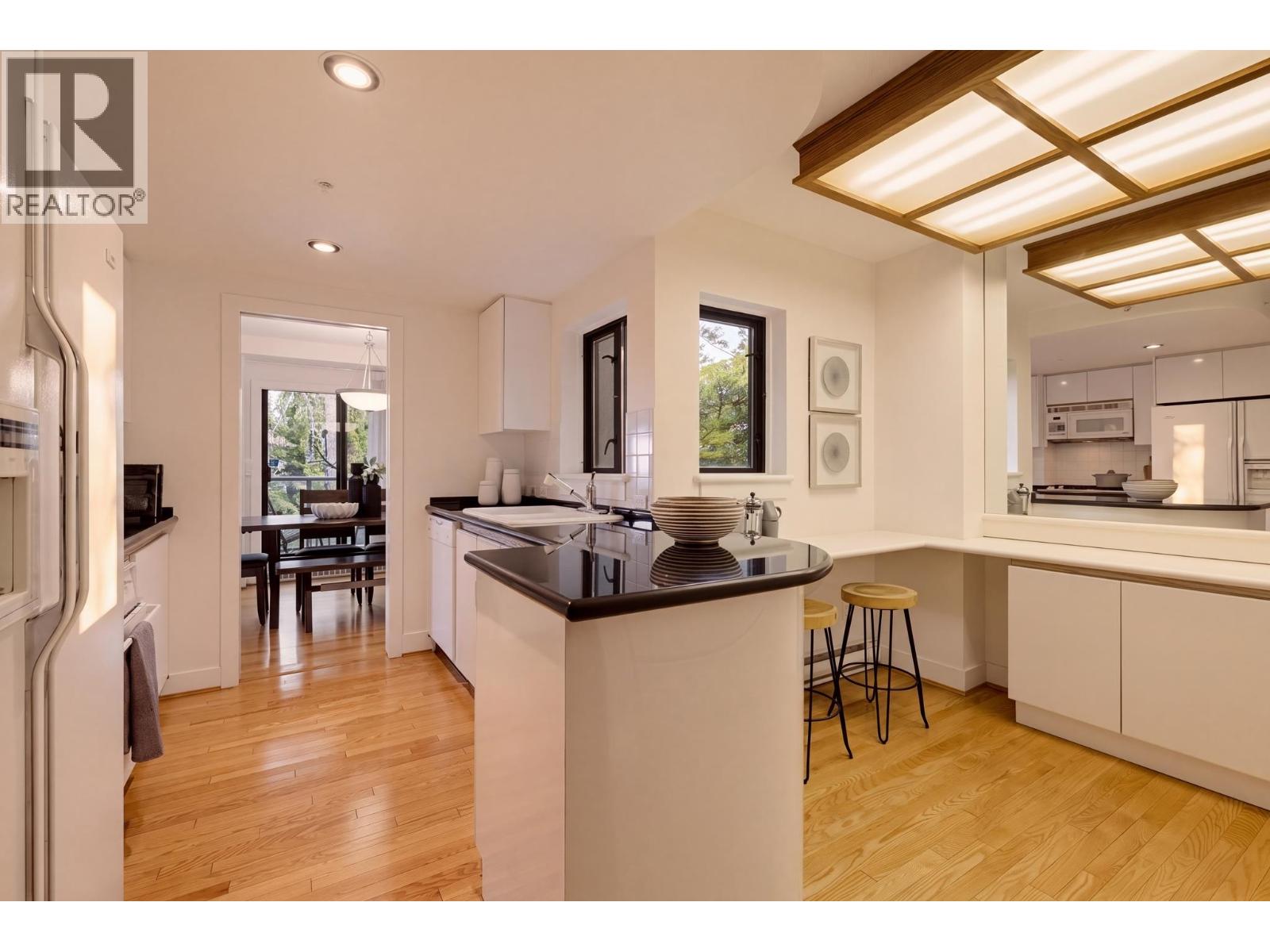 300 1410 Bute Street, Vancouver, British Columbia V6E 2A7 - Photo 15 - R3165048
