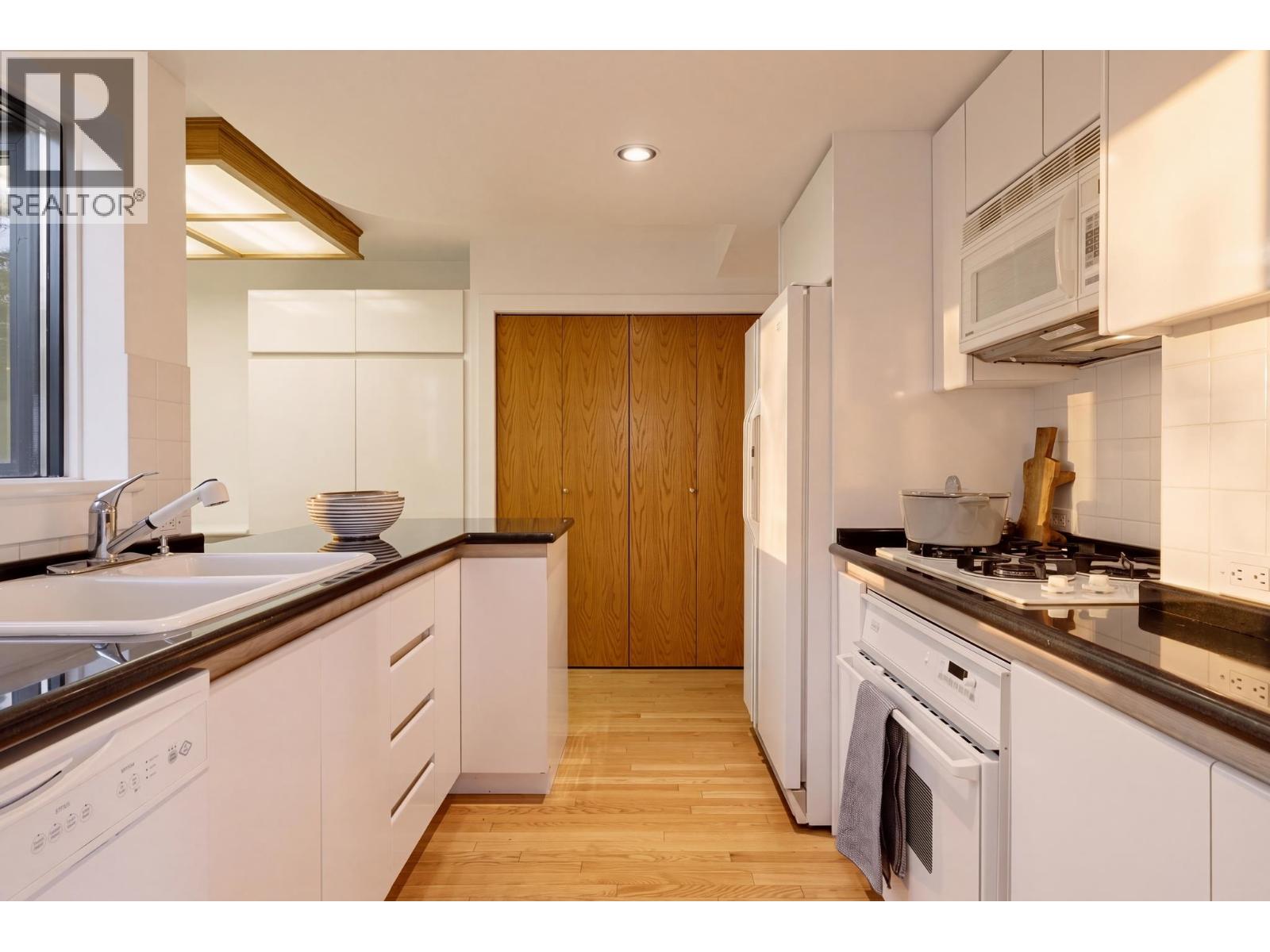 300 1410 Bute Street, Vancouver, British Columbia V6E 2A7 - Photo 18 - R3165048