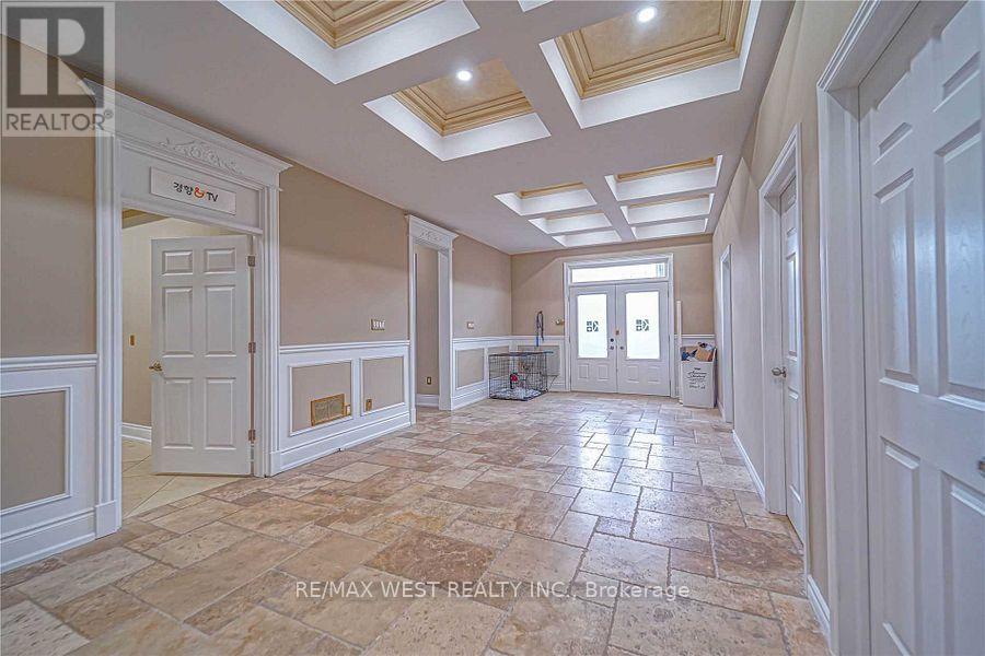 Main Floor - 83 Elm Avenue, Richmond Hill, Ontario  L4C 6K8 - Photo 6 - N13782062