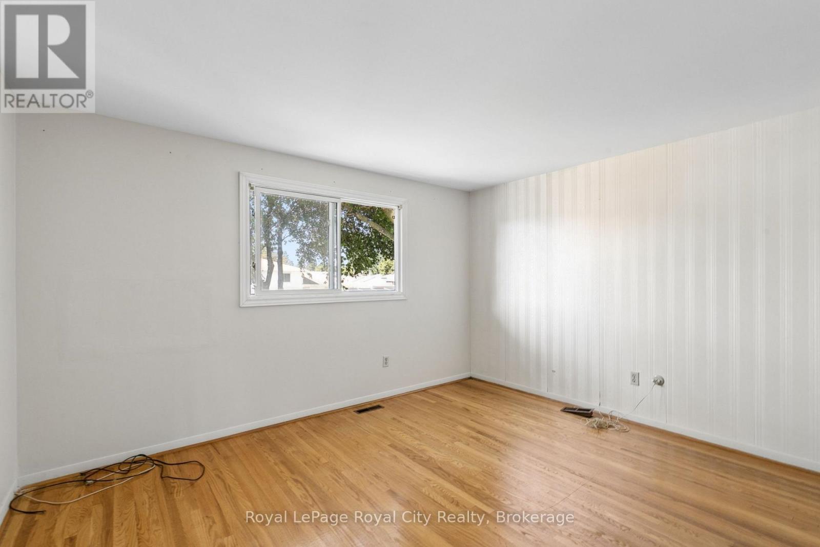 16 Heather Court, Halton Hills, Ontario  L7G 2R6 - Photo 12 - W13781946