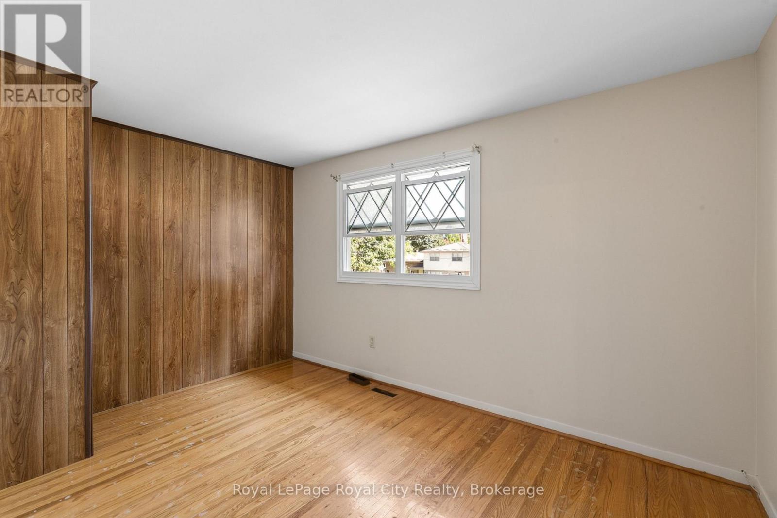 16 Heather Court, Halton Hills, Ontario  L7G 2R6 - Photo 16 - W13781946