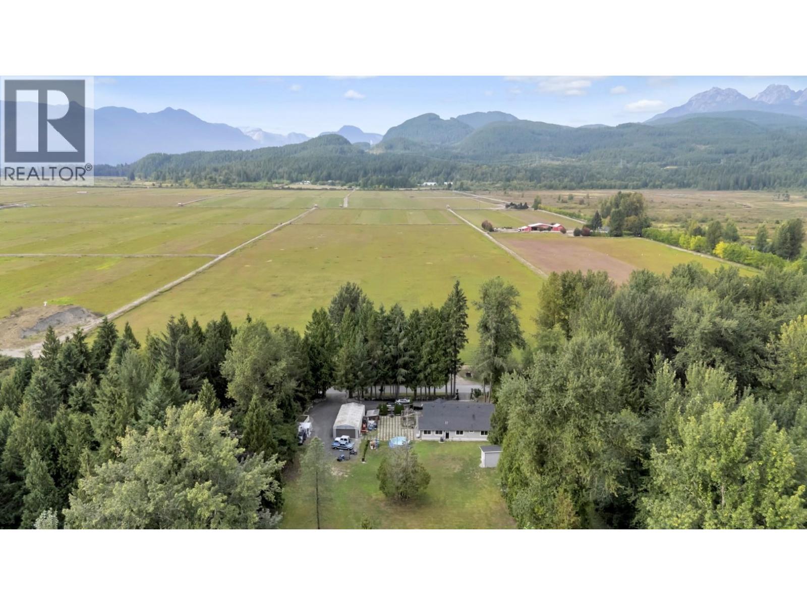 22288 136 Avenue, Maple Ridge, British Columbia  V4R 2P7 - Photo 2 - R3165031