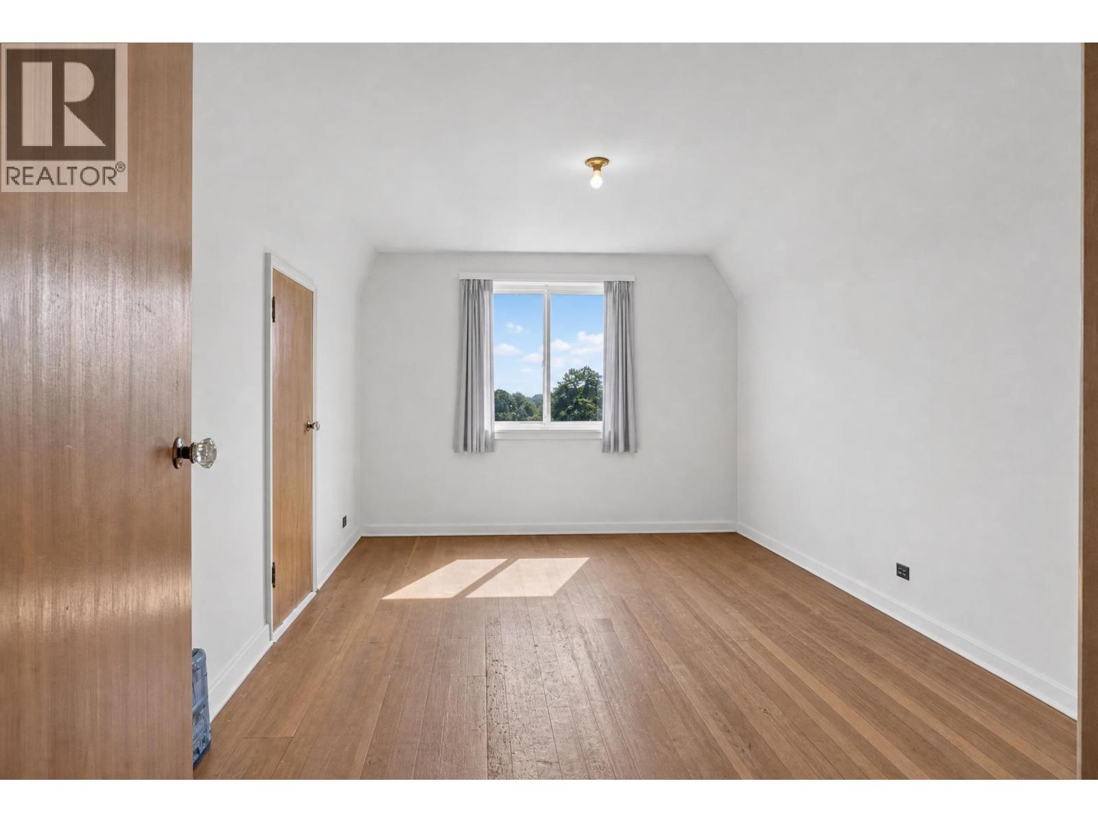 4205 Pender Street, Burnaby, British Columbia  V5C 2M4 - Photo 12 - R3165057