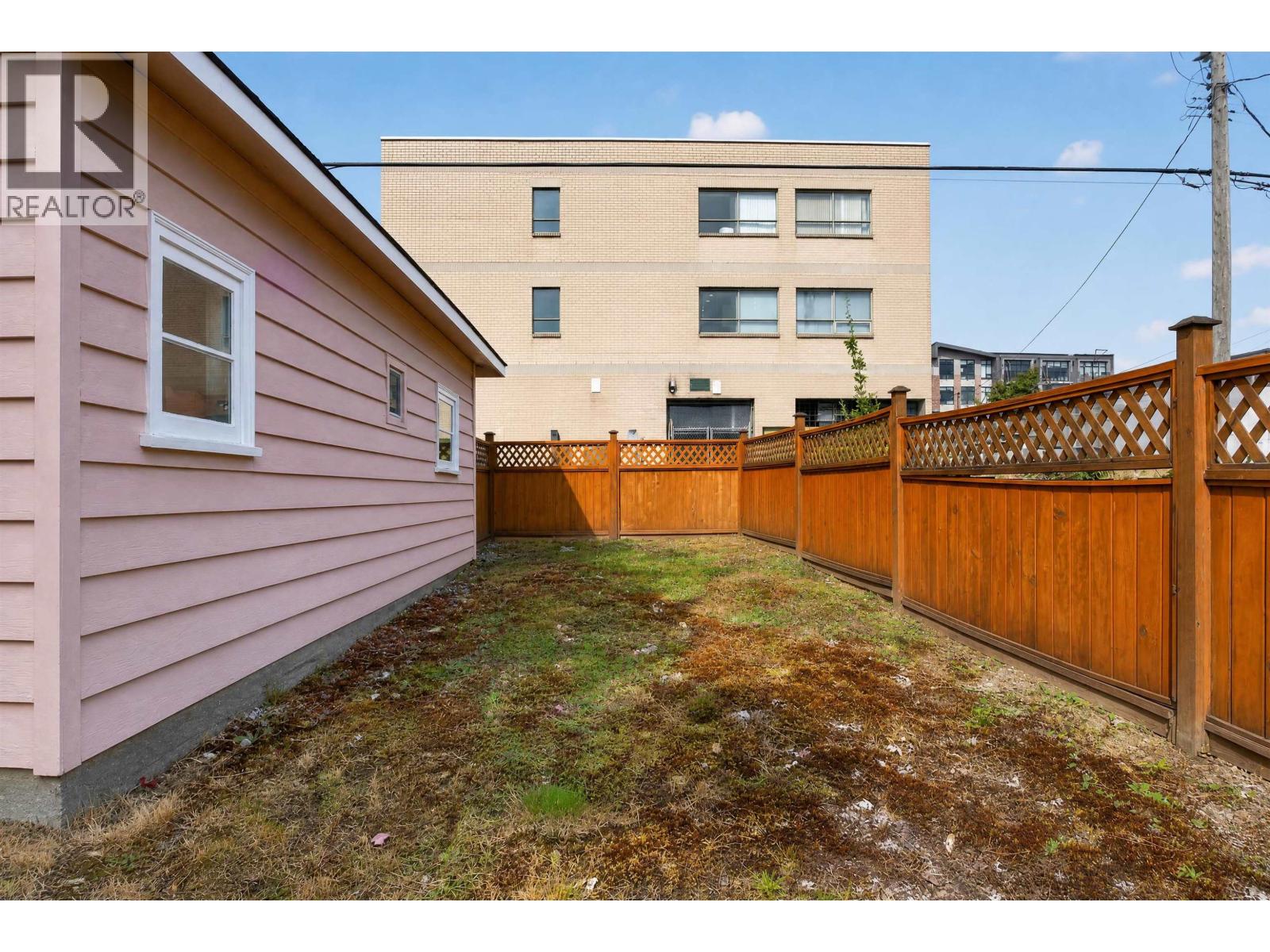 4205 Pender Street, Burnaby, British Columbia  V5C 2M4 - Photo 30 - R3165057