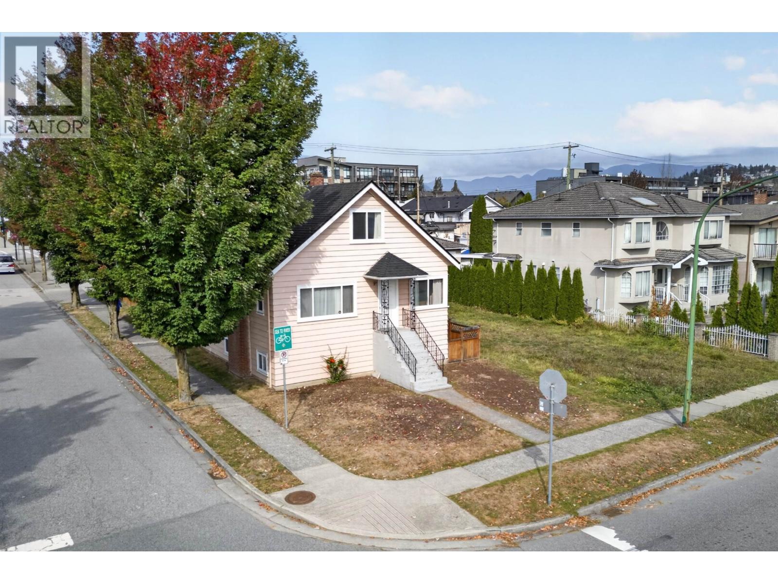 4205 Pender Street, Burnaby, British Columbia  V5C 2M4 - Photo 4 - R3165057