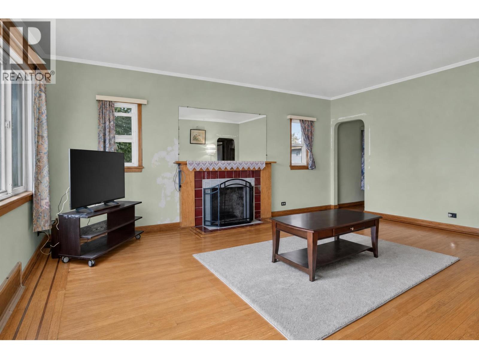 4205 Pender Street, Burnaby, British Columbia  V5C 2M4 - Photo 8 - R3165057