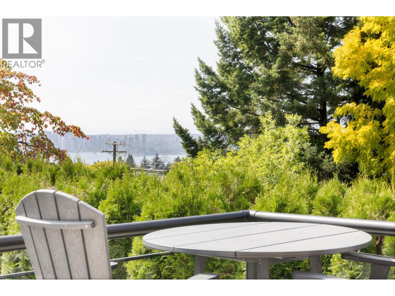 141 E Windsor Road, North Vancouver, British Columbia  V7N 1J9 - Photo 13 - R3165061