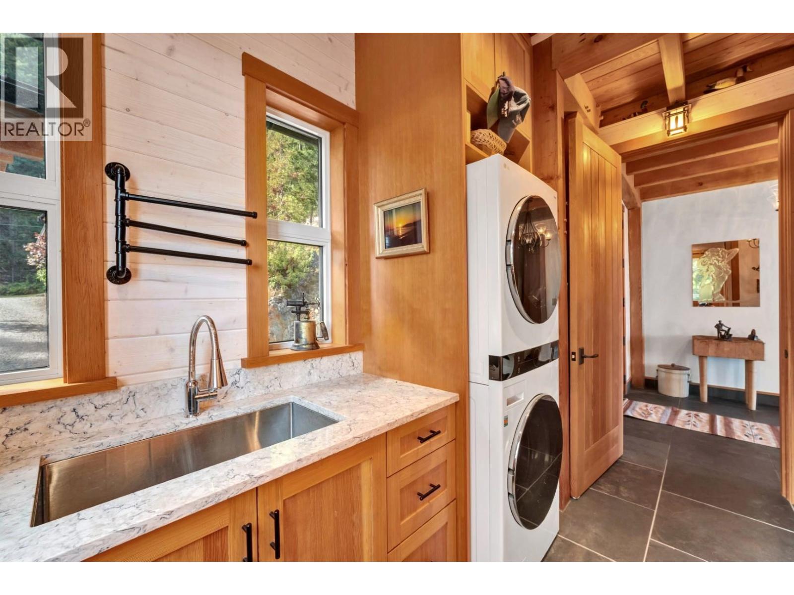 687 Channelview Drive, Bowen Island, British Columbia  V0N 1G1 - Photo 13 - R3165074