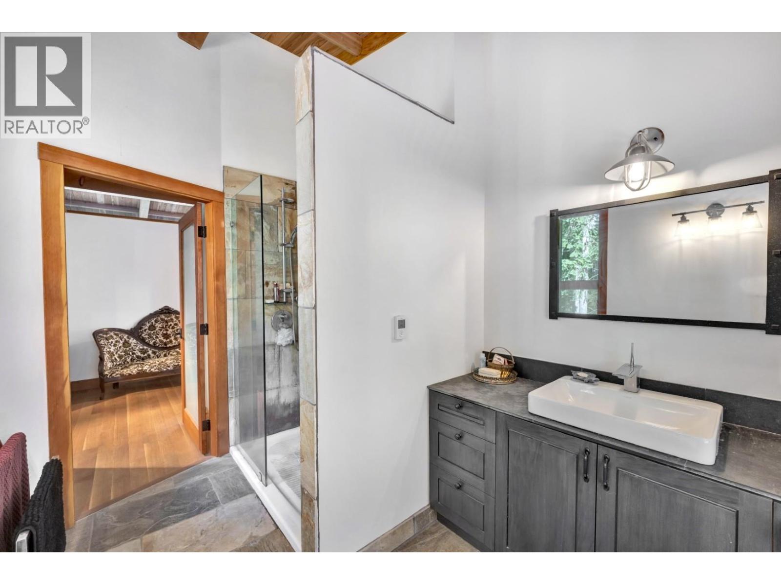 687 Channelview Drive, Bowen Island, British Columbia  V0N 1G1 - Photo 19 - R3165074