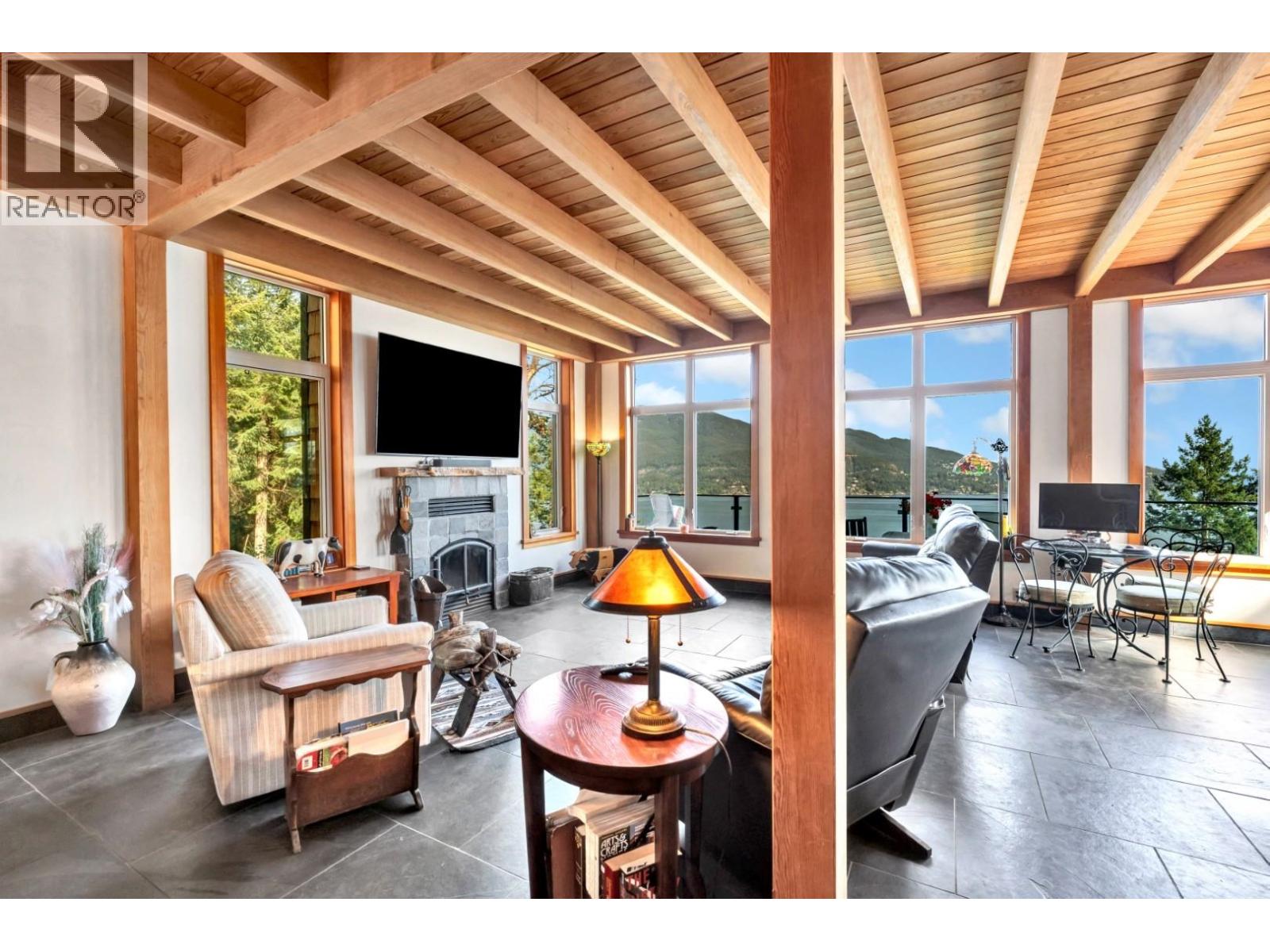 687 Channelview Drive, Bowen Island, British Columbia  V0N 1G1 - Photo 6 - R3165074