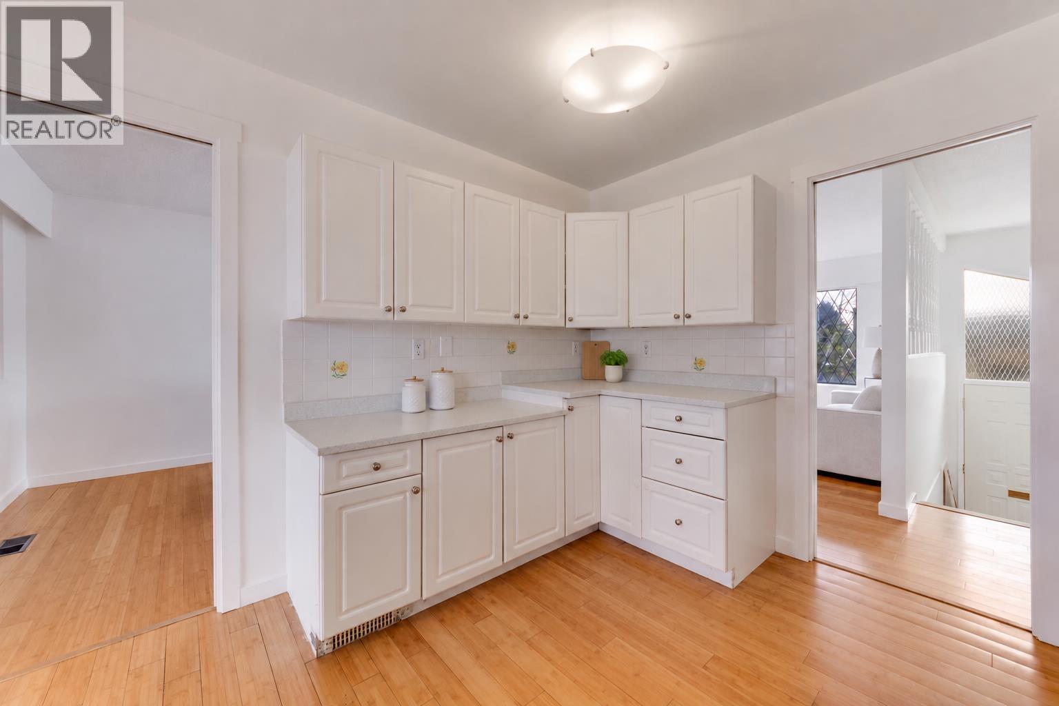 10351 Amethyst Avenue, Richmond, British Columbia  V7A 3A8 - Photo 8 - R3165083