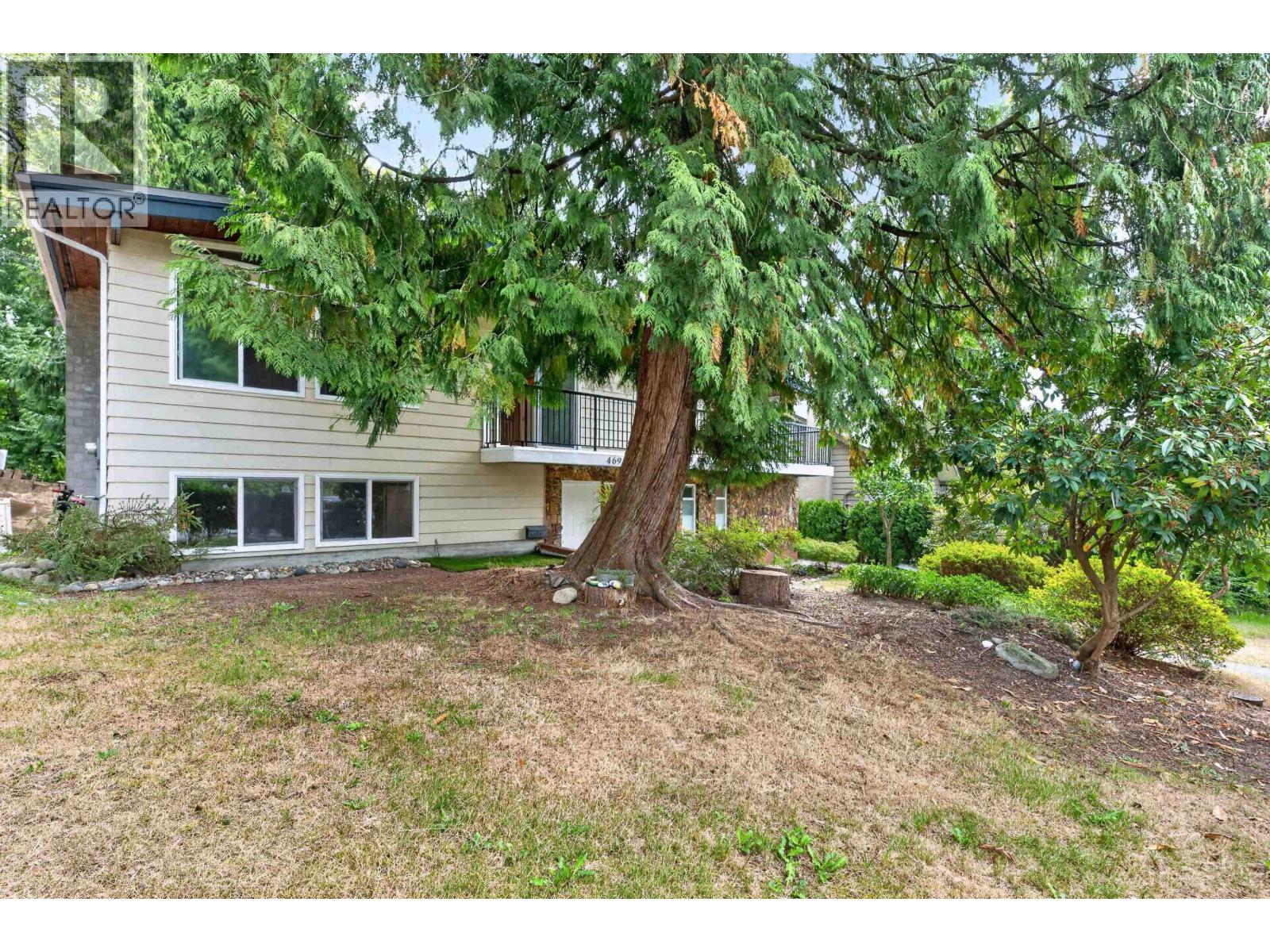 469 LAURENTIAN CRESCENT