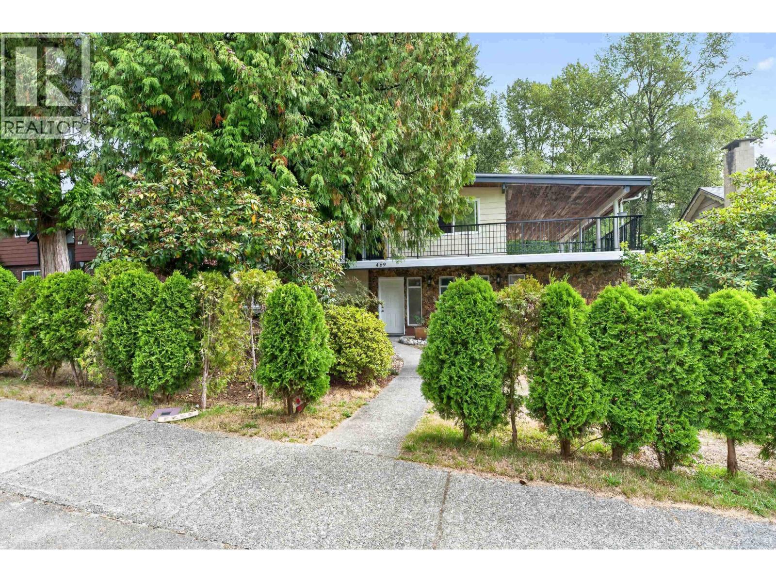 469 LAURENTIAN CRESCENT