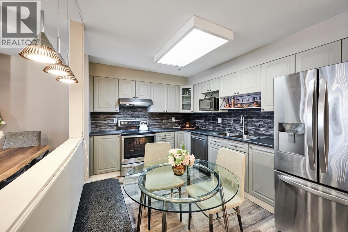 307 855 W 16th Street, North Vancouver, British Columbia  V7P 1R2 - Photo 8 - R3165092