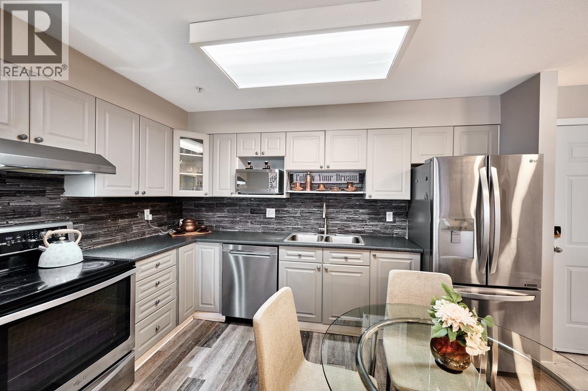 307 855 W 16th Street, North Vancouver, British Columbia  V7P 1R2 - Photo 9 - R3165092
