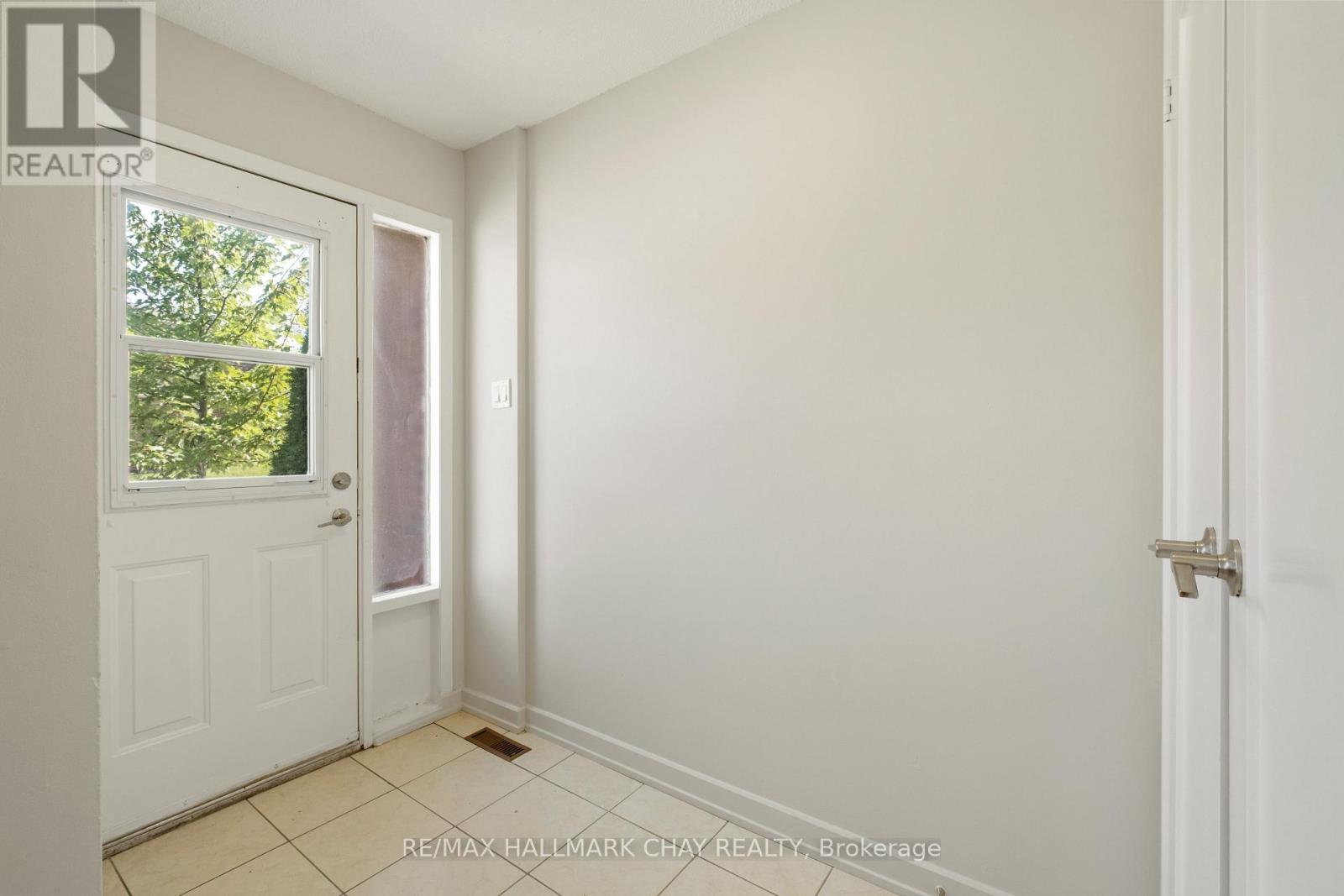 97 - 177 Bayview Drive, Barrie (Allandale), Ontario  L4N 4Y6 - Photo 3 - S13781992